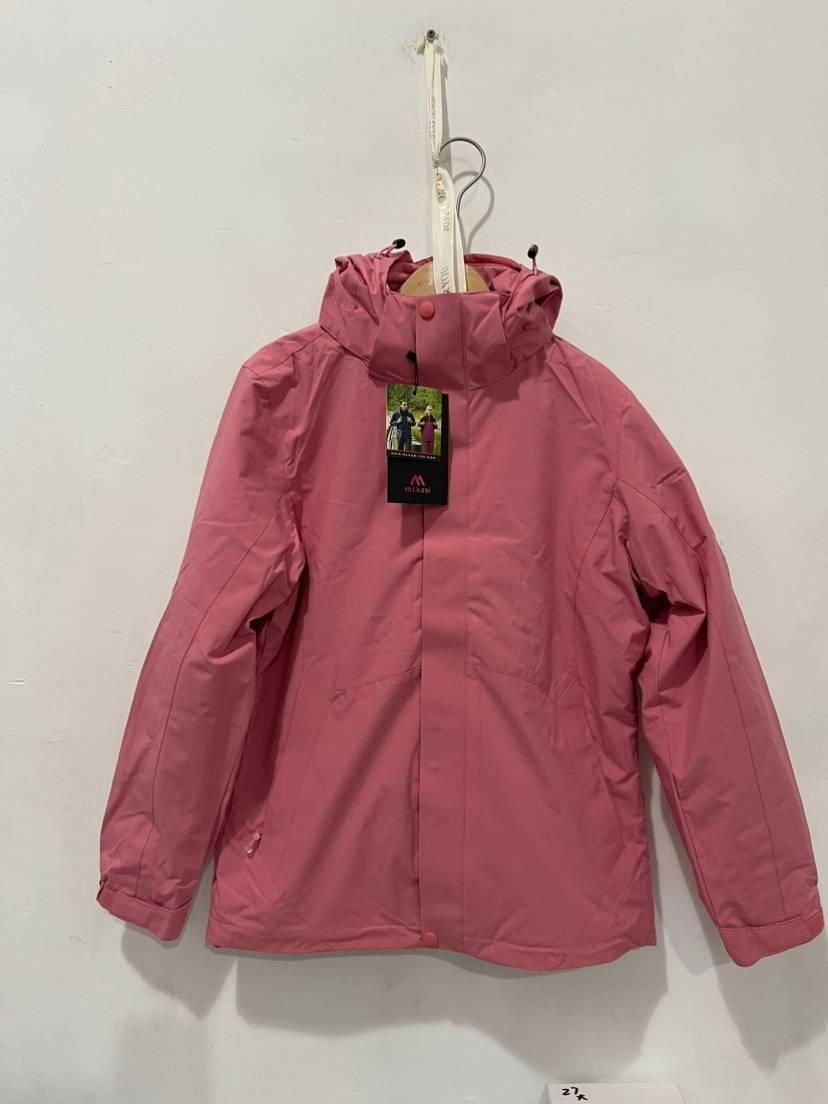 国内线下户外品牌三合一冲锋衣男女款高品质。