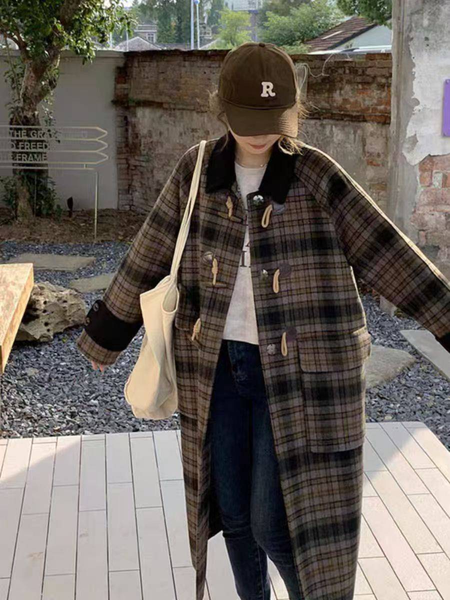 几十件品牌系列款大衣，大衣都是加厚加棉的，品质很好，清货38