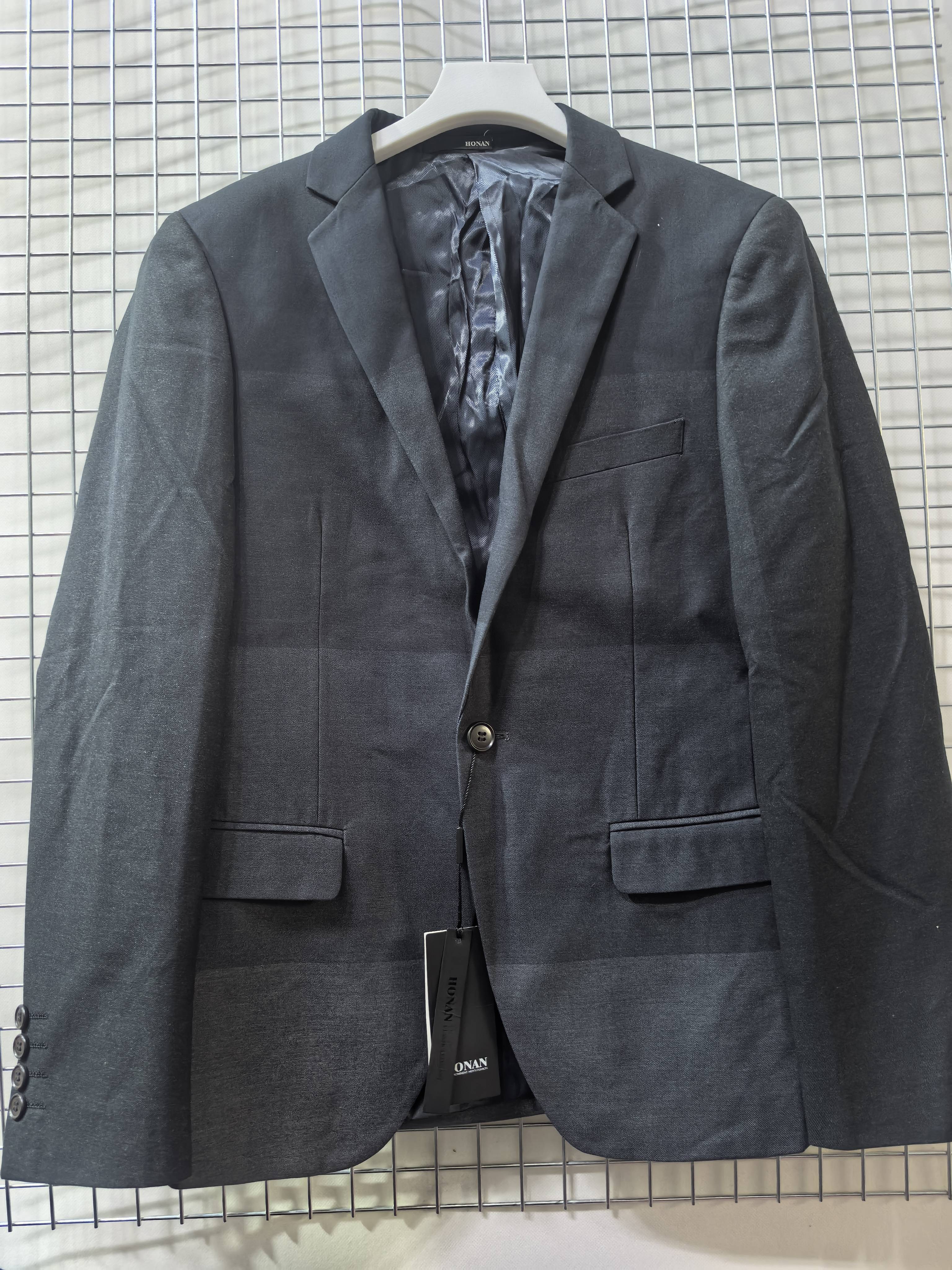 10元，男士精品西服·杂款清仓
多款式、多色系混发，品质在线