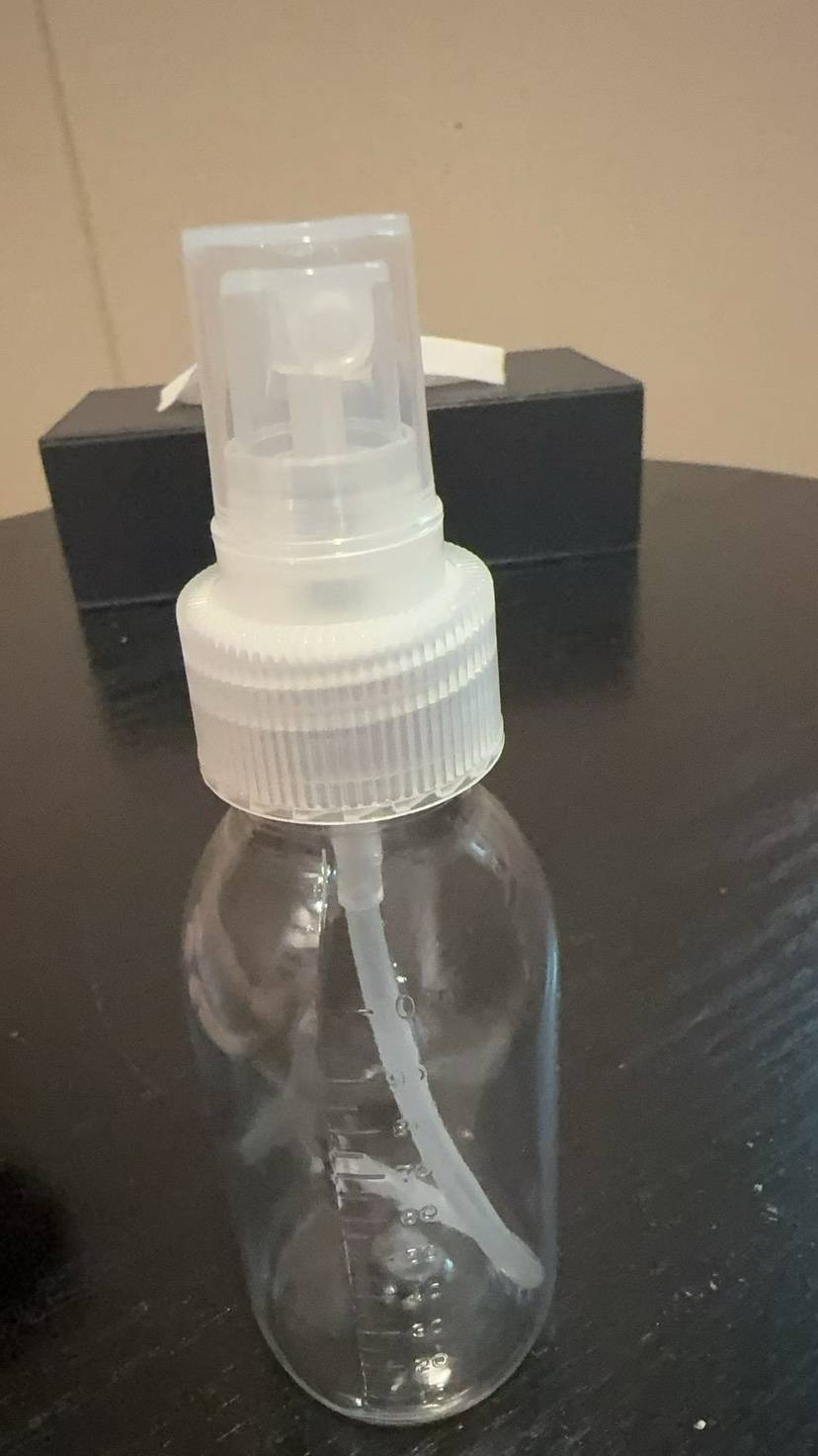 高品质喷雾瓶，一包4个，4000包，1.x一包清货
