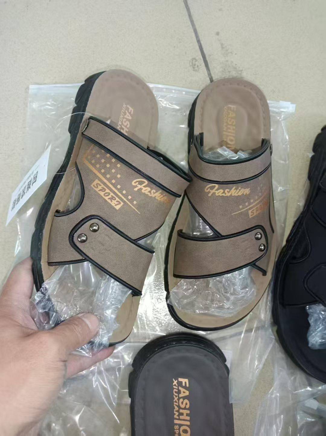 3万双外贸沙滩鞋全清7元