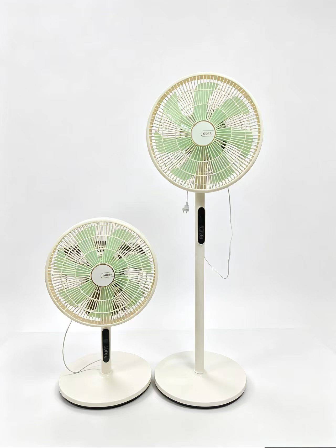 新品上市，语音遥控风扇950台，台立两用，又是台扇，又是落地