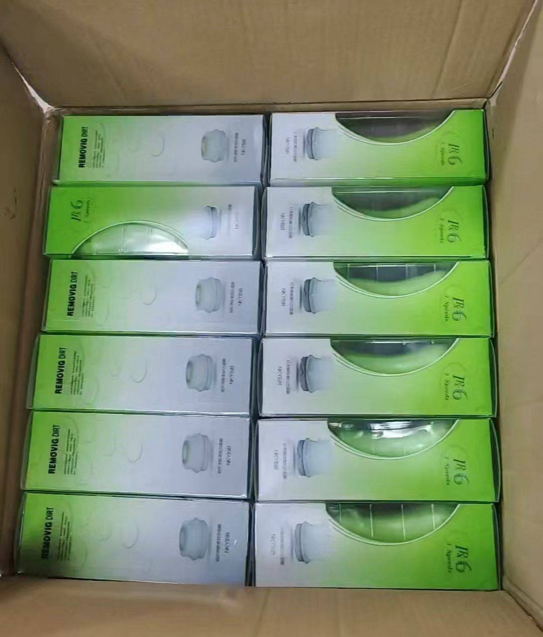 洁面仪1400台左右，两个款，4块