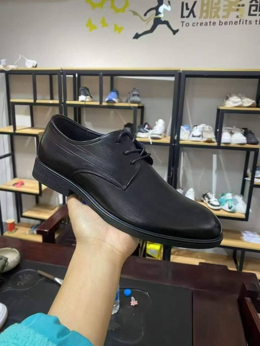海*家品牌、头层牛皮，38/45码，怎么样拿都可以