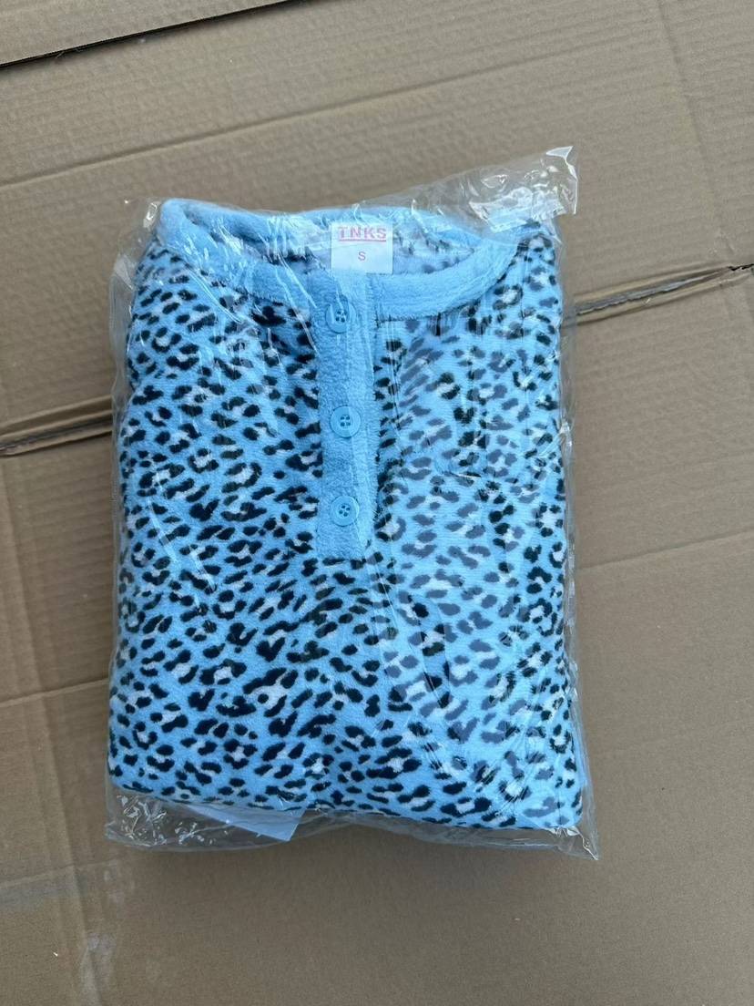 外贸家男女款家居服套装4000套