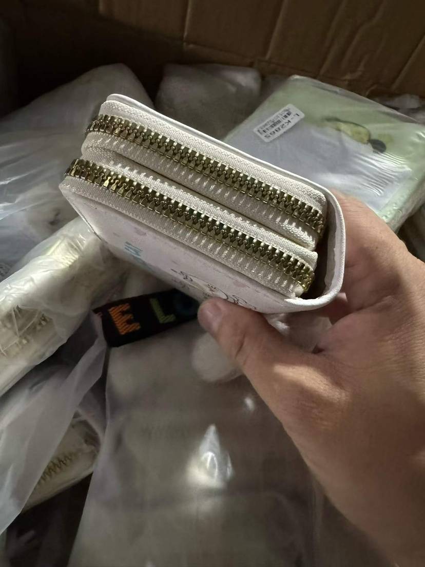 双拉链钱包带挂件，处理18000个，质量无敌。全清只要小块块