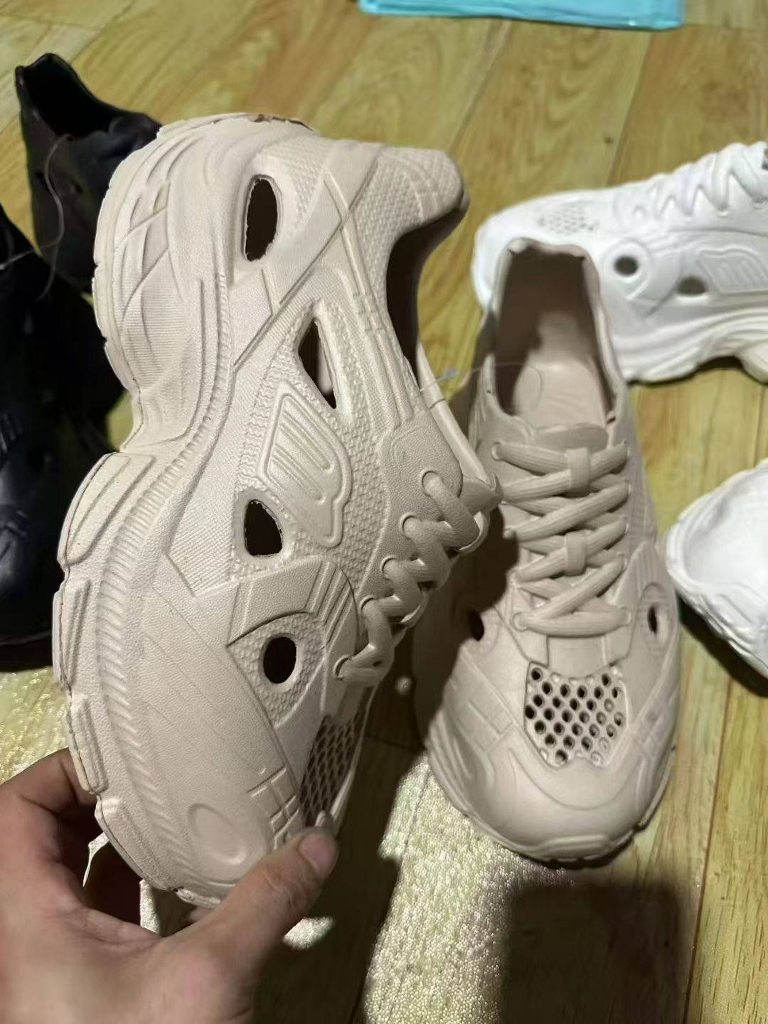 洞洞鞋一万双，1.x