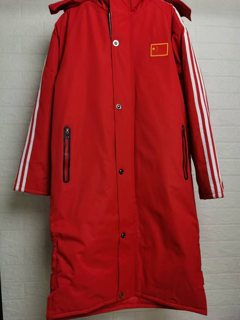 库房新到运动大棉服1200多件对口的来谈