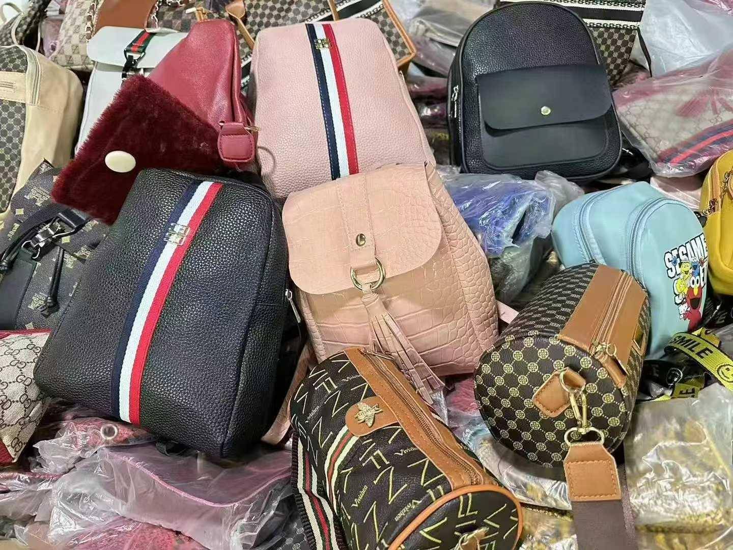 ☕️装柜跑量女装杂款包包50000个处理5.8💰100个起