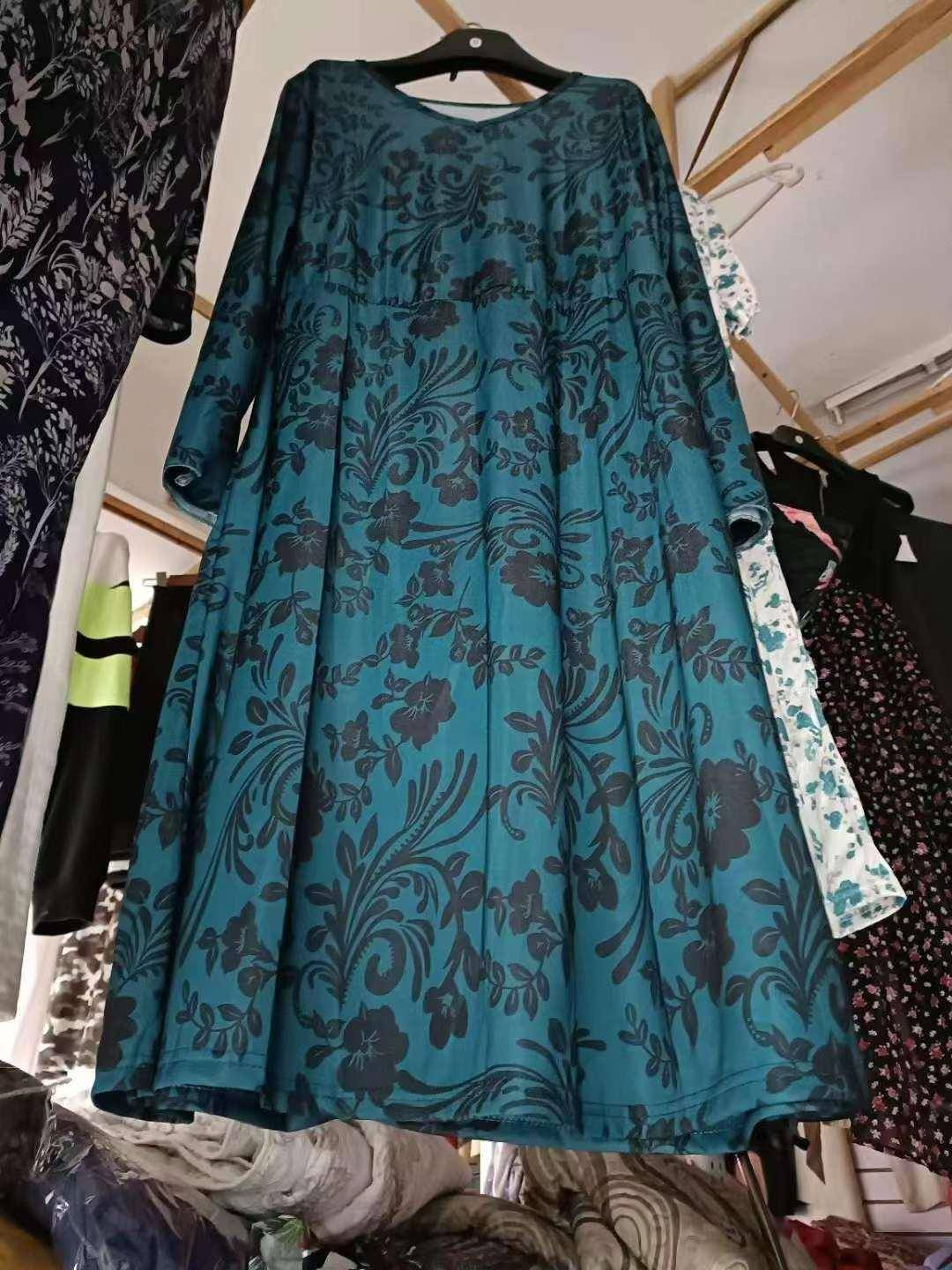 外贸连衣裙👗50000需要私聊颜色很多