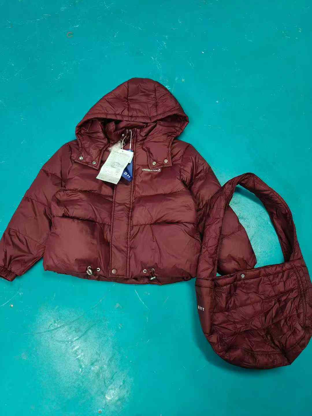 [發]童装羽绒服40件，​独立包装有吊牌码数110到150，