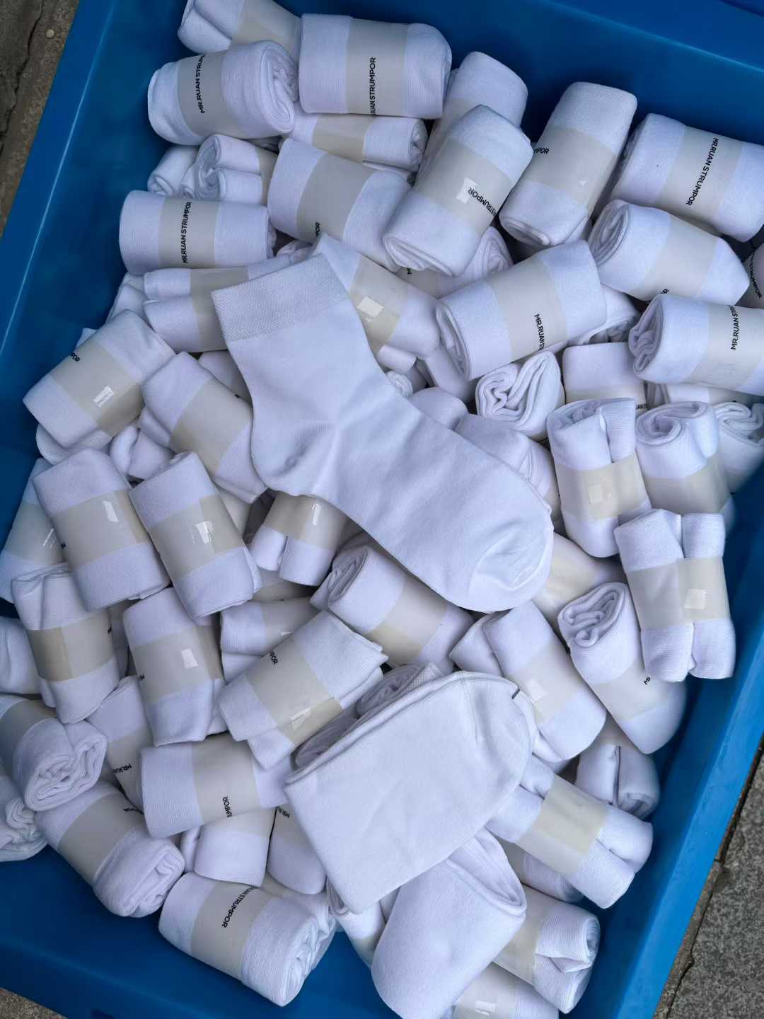 各种棉袜到货40000双需要的来品质好