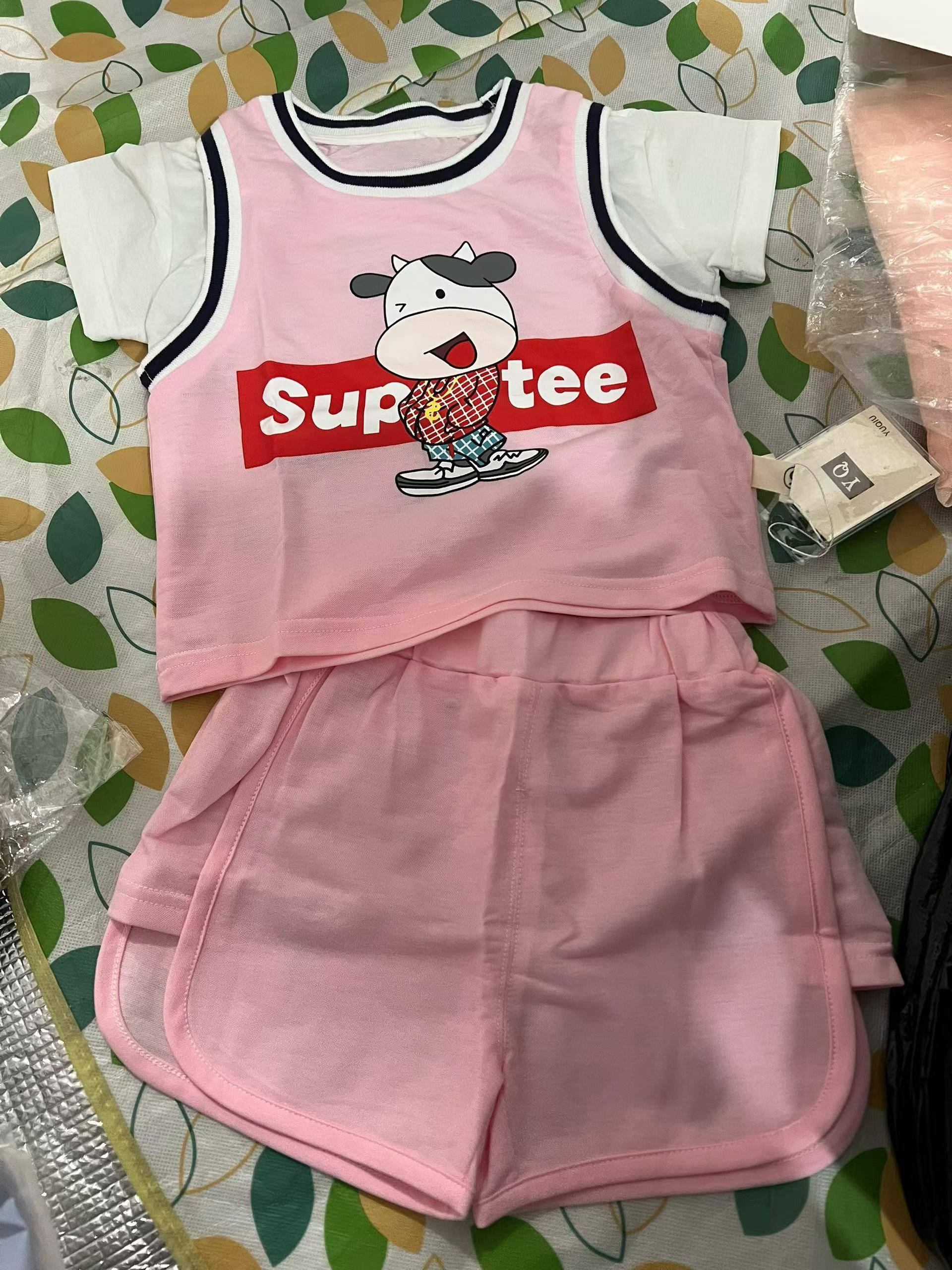 几百套儿童套装
