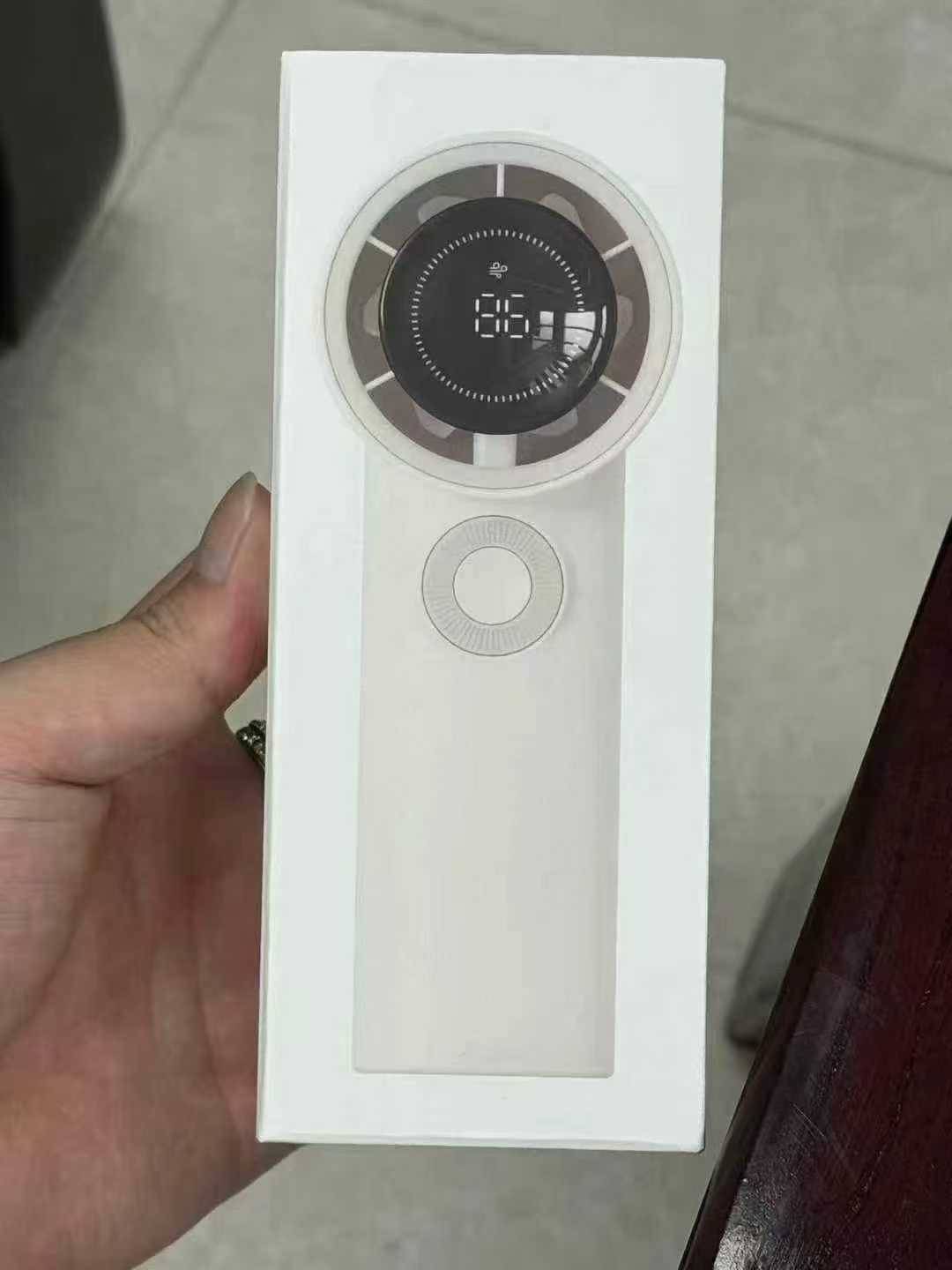 5000套，超强涡轮触屏手持风扇，内置3600毫安，100档