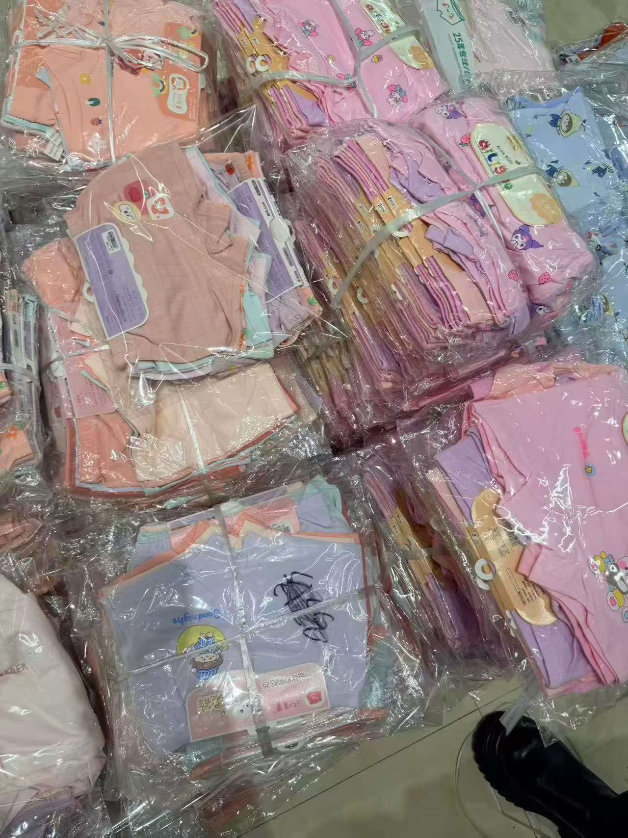 儿童内裤40000条全部平角全棉尺码齐全