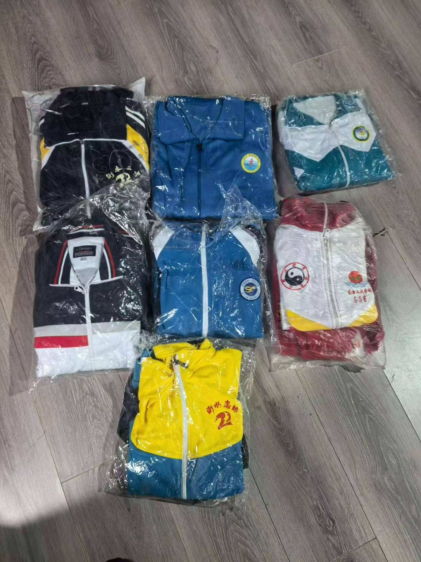 校服8000套，处理，原单！