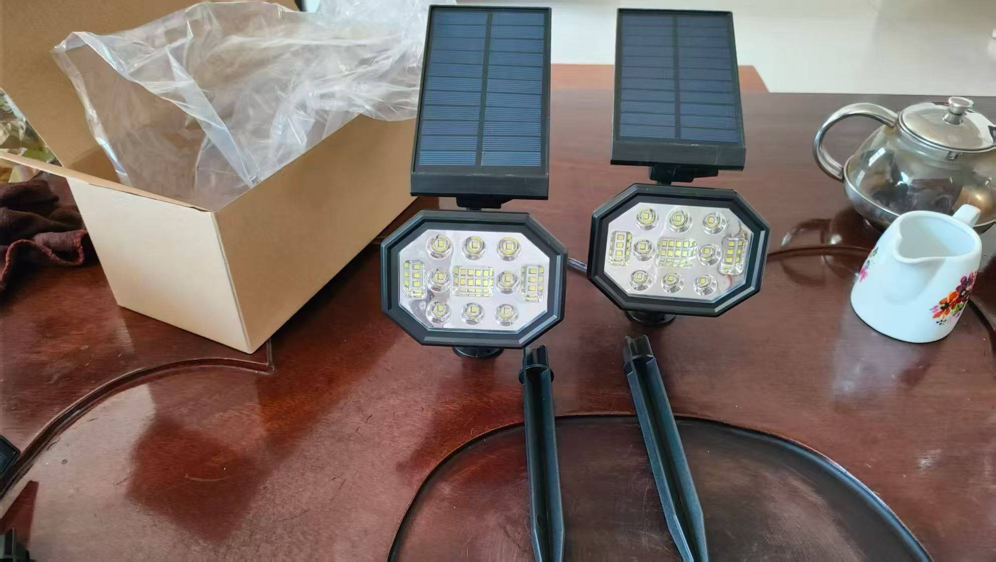 太阳能灯5000只。几块钱的事