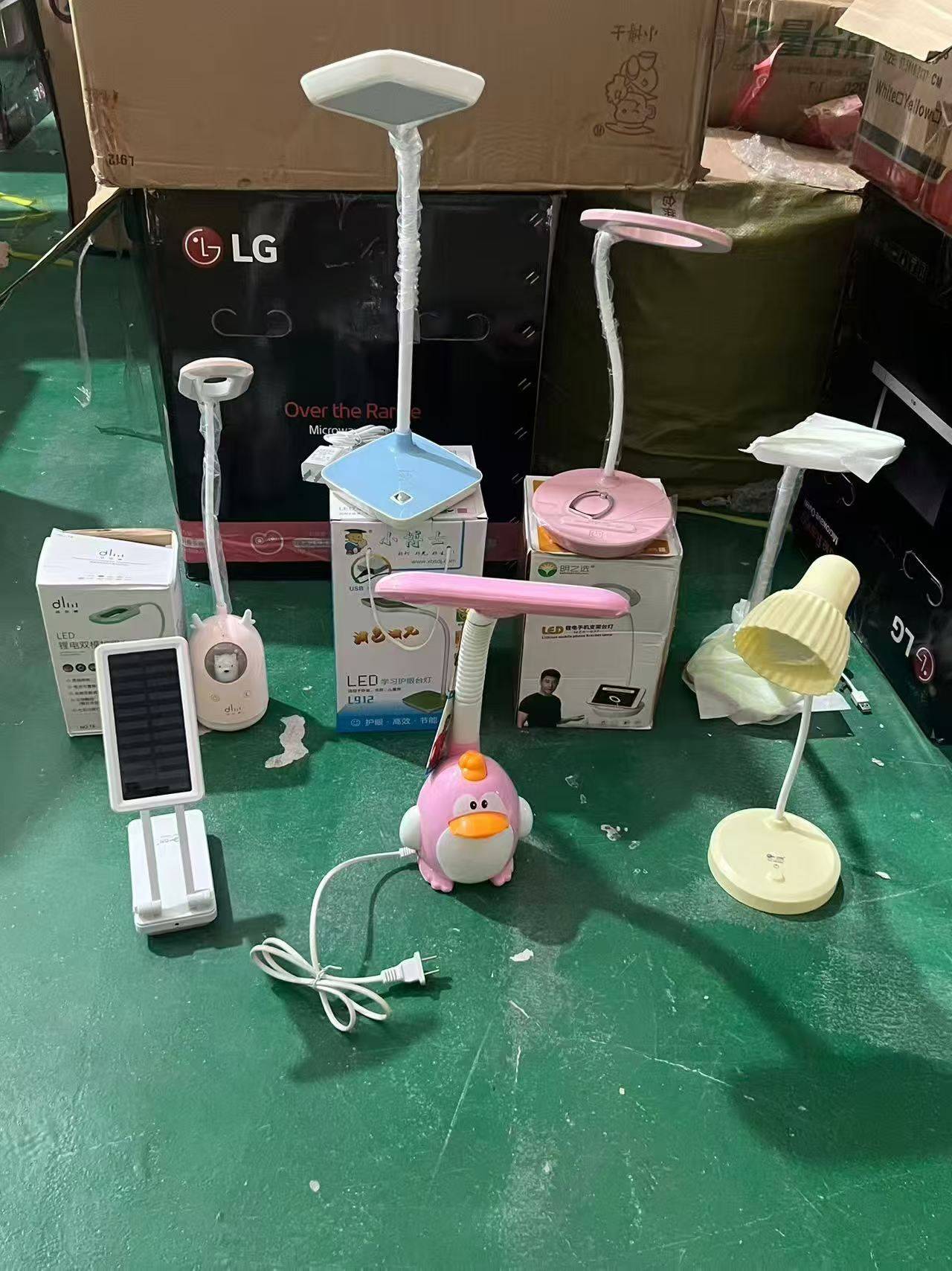 高端精品台灯4吨按吨出，平均每支三百多克非常便宜