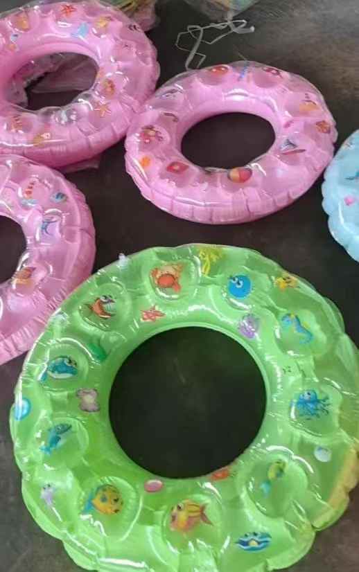 游泳圈现货。要的可以囤货了[勾引]一等品，拼手速啦勾引[勾引