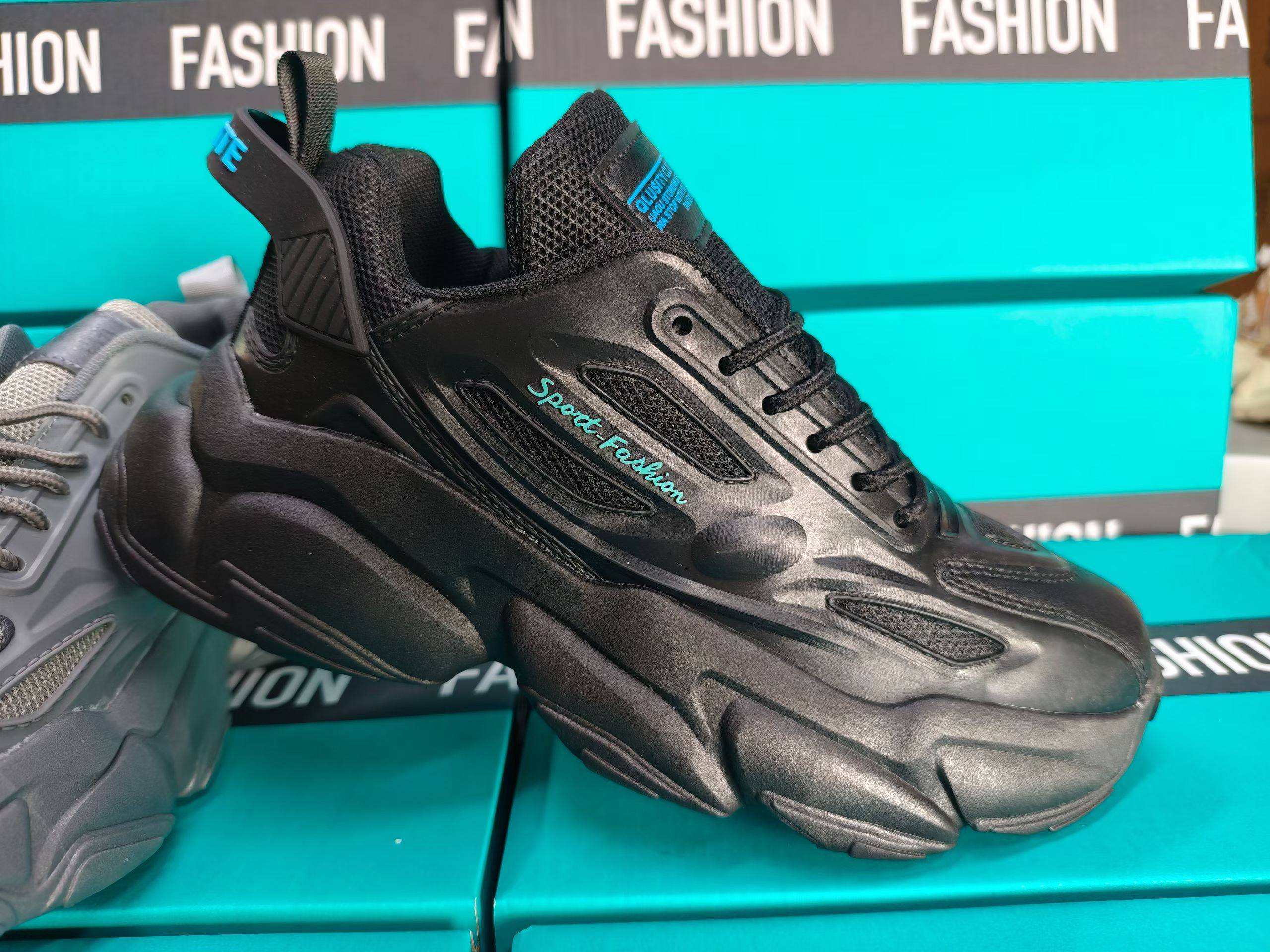 老爹鞋入库800双，货号:n8256，一款两色全男鞋，最后一