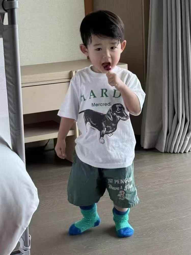 4.88元，童装纯棉短袖4100件，​独立包装后颈包边包条，