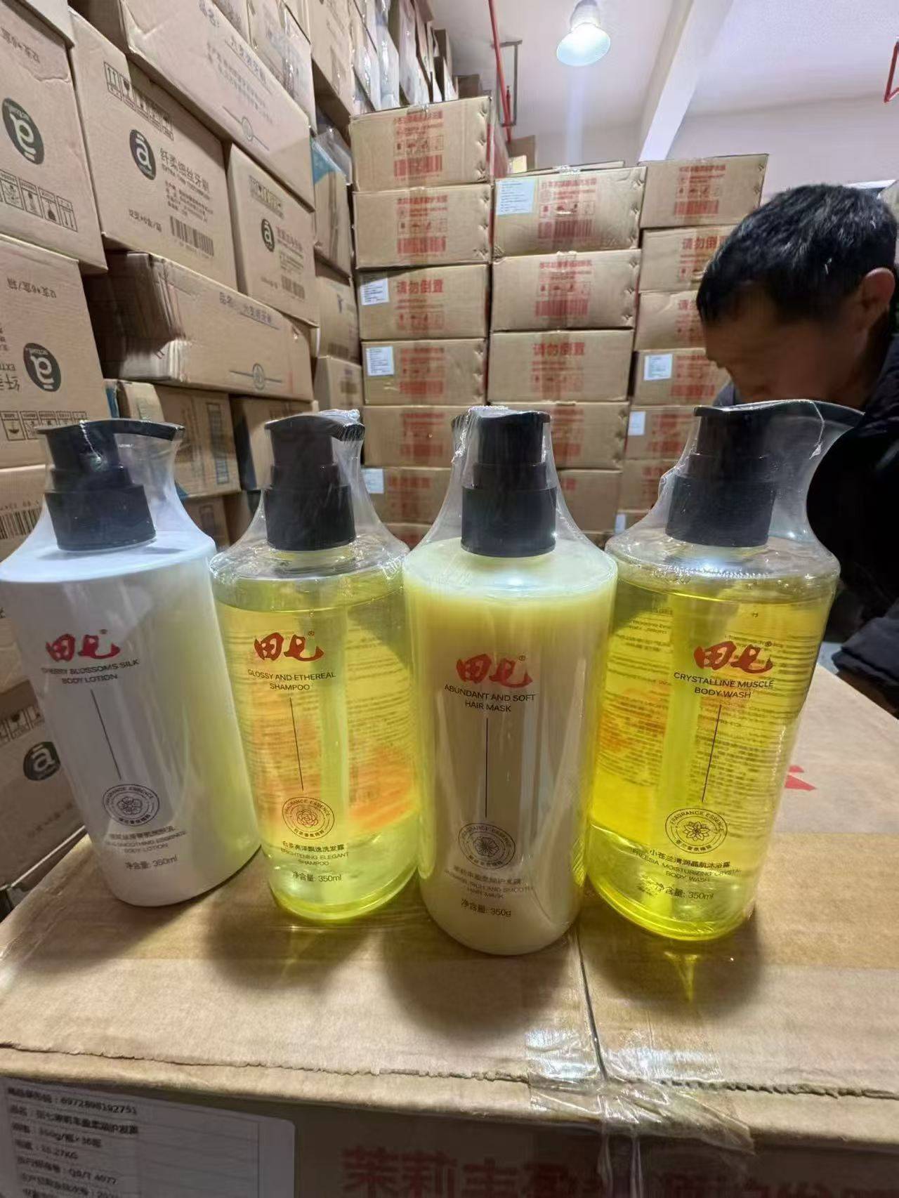洗发水、沐浴露、护发乳9000瓶。箱规36瓶，小块块钱一瓶