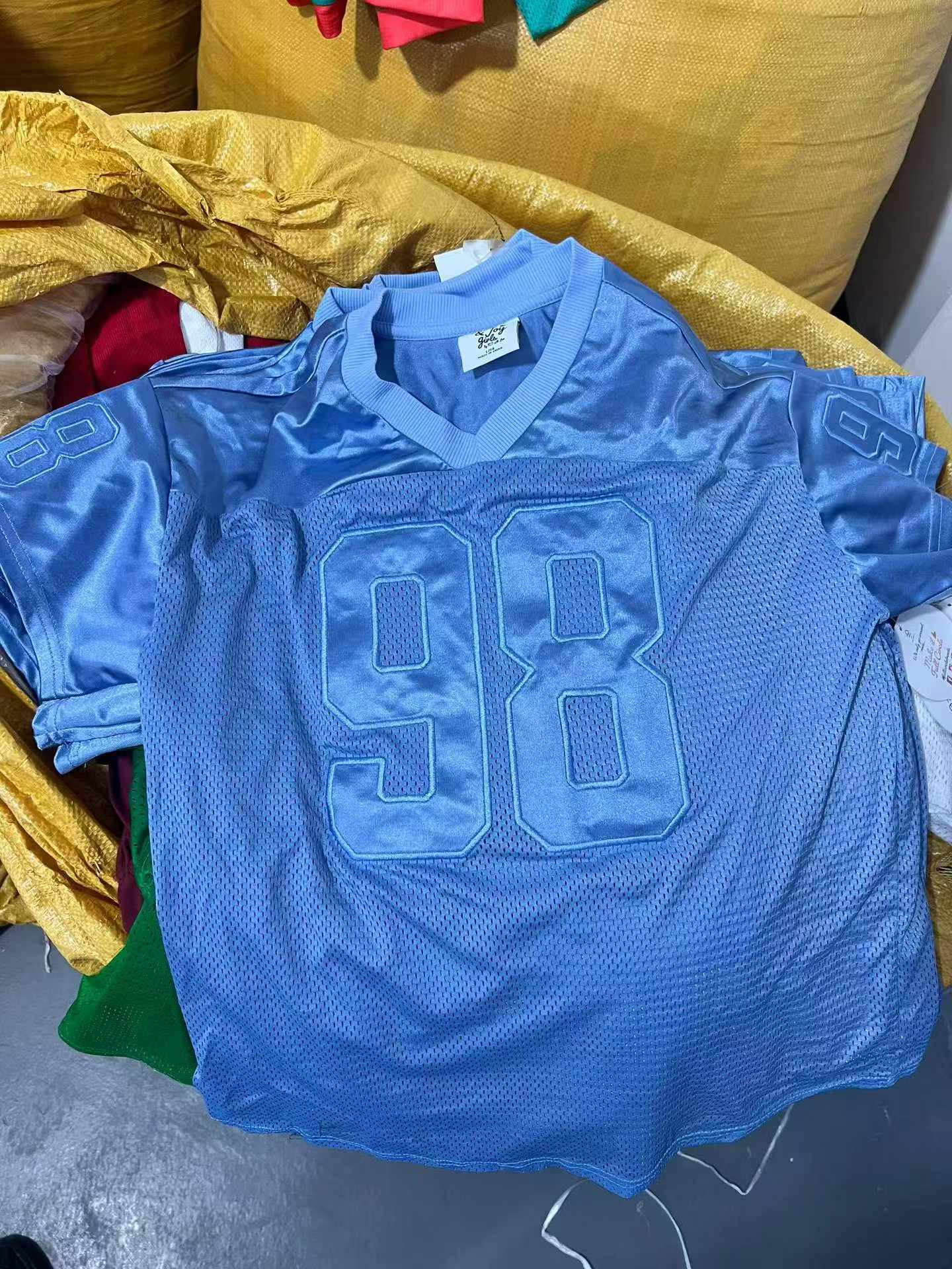 女士球服数量2439件刺绣重工，喜欢来聊
