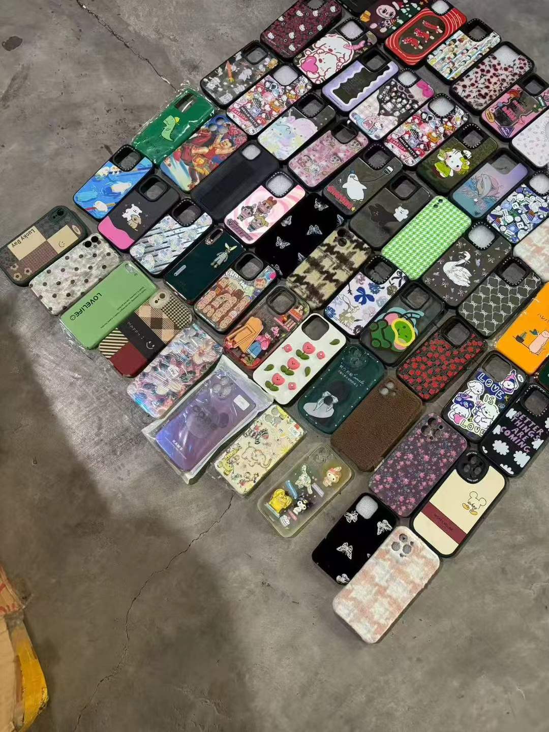 手机壳几万个，感兴趣的来价低
