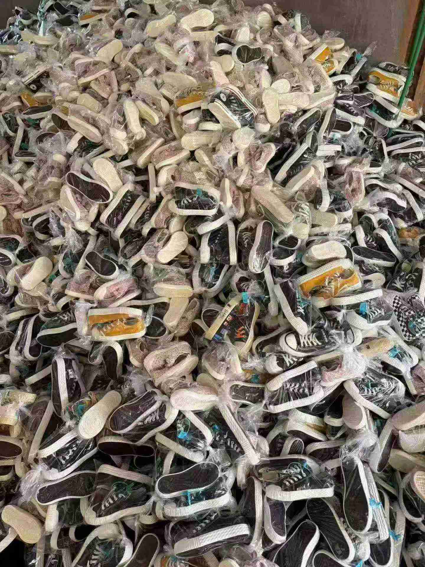 👟儿童帆布鞋一万双，特价清货