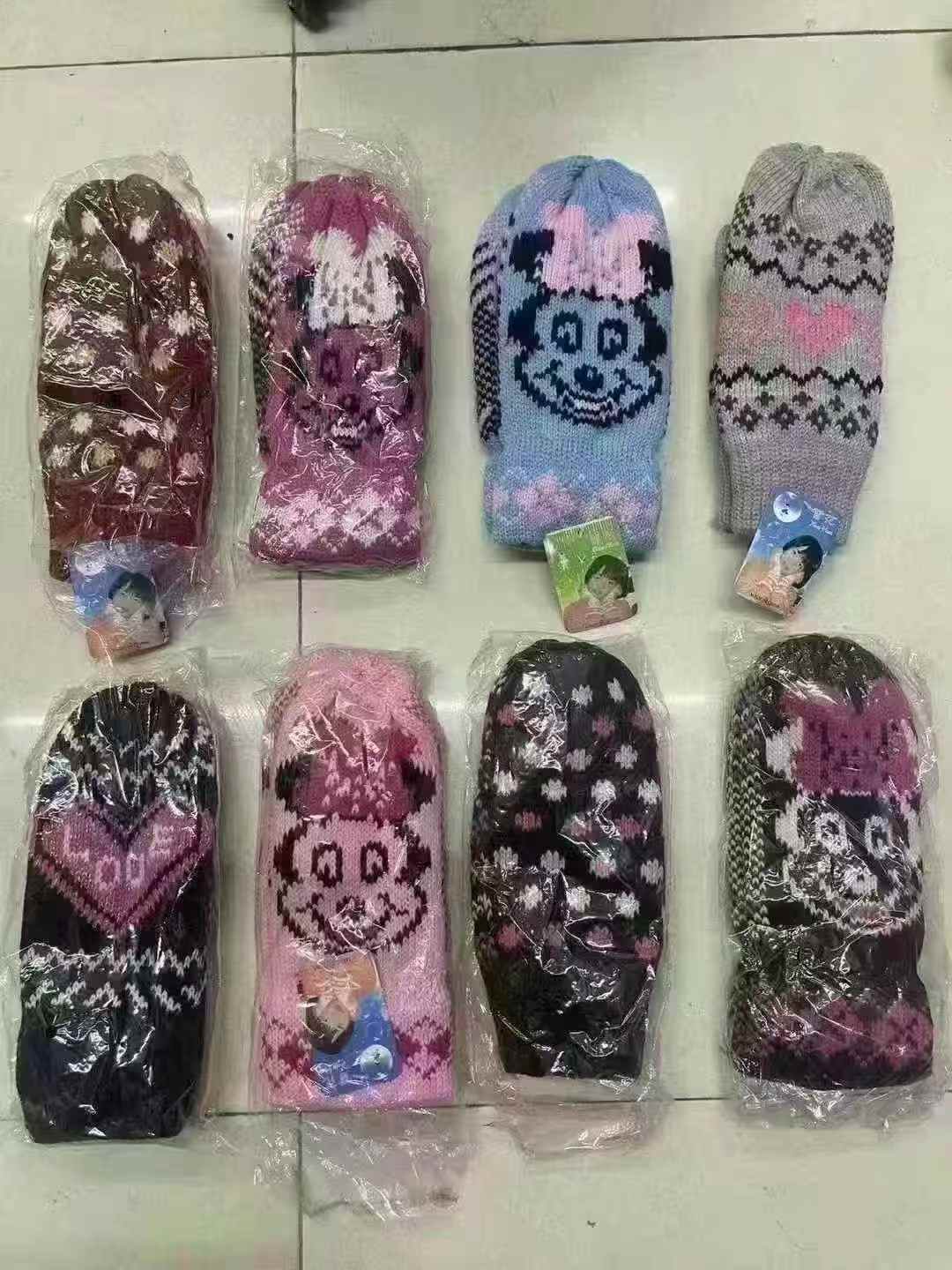 童装杂款手套🧤加绒加厚款，独立包装，最后300双左右，2元