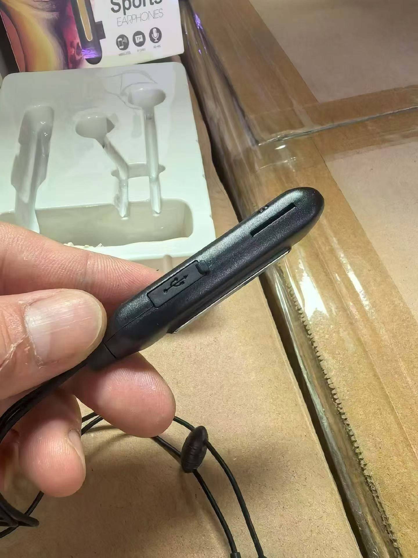 挂脖蓝牙耳机，金属磁吸铜环喇叭，带插卡功能，全检有电，246