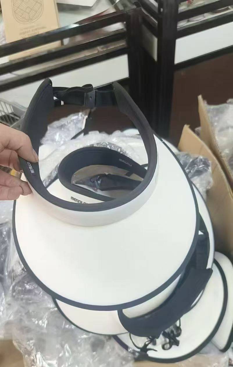 遮阳帽5000个左右，打包处理，
1.8元。