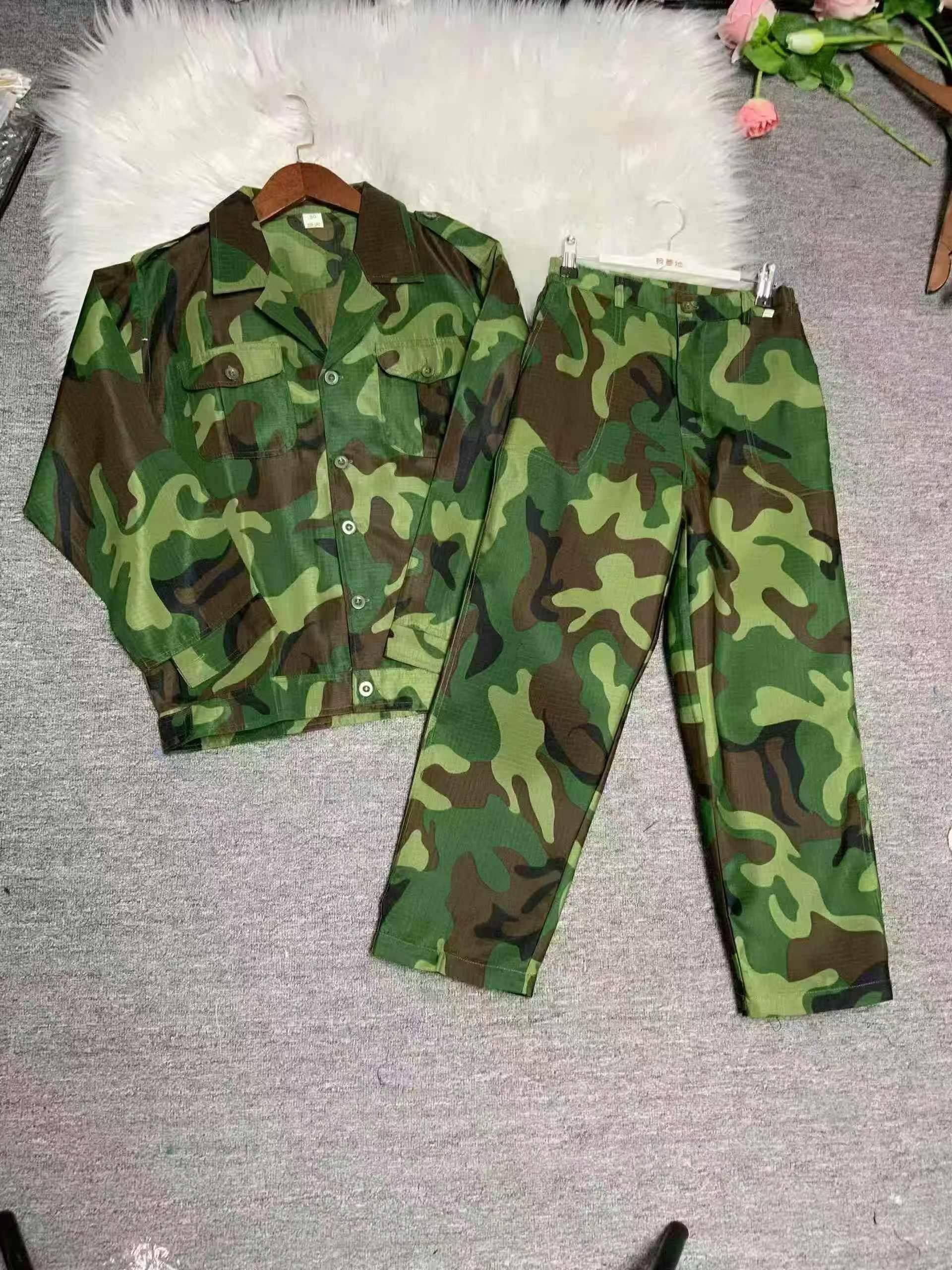 🐬🐬迷彩服套装儿童军训小学生迷彩男童运动会服装400套，