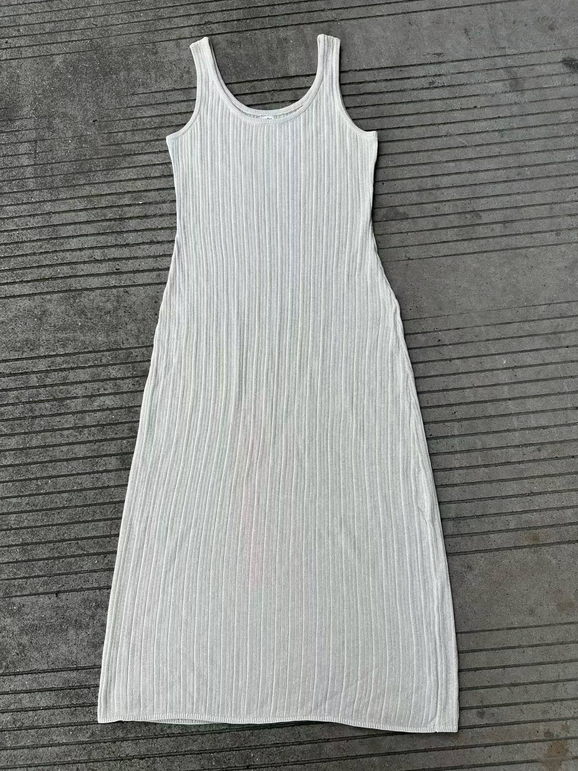 2000背心裙，一色，2000件