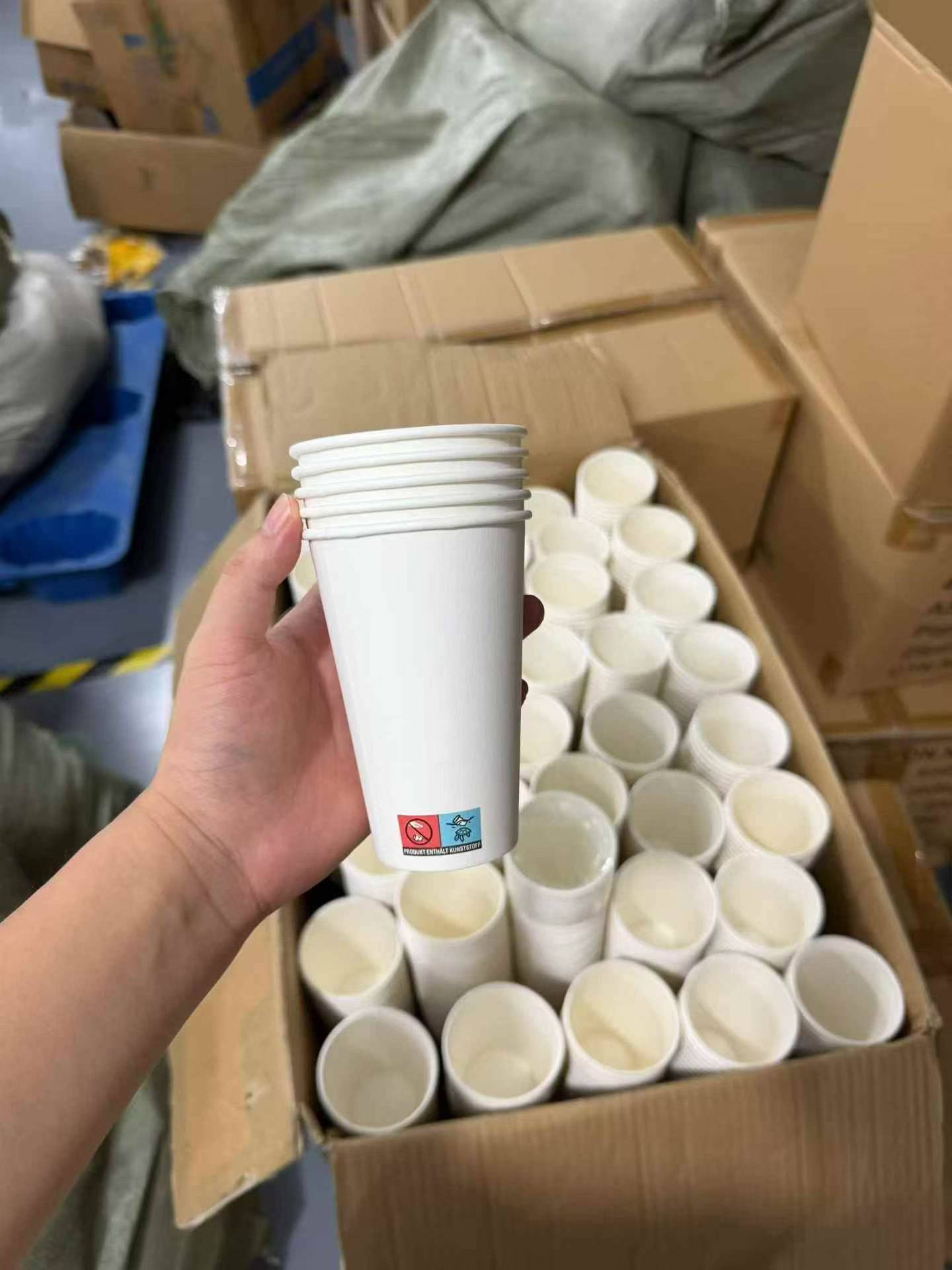 出口欧洲的纸杯到货3吨左右，能全清的来，原箱原件。高品质的纸