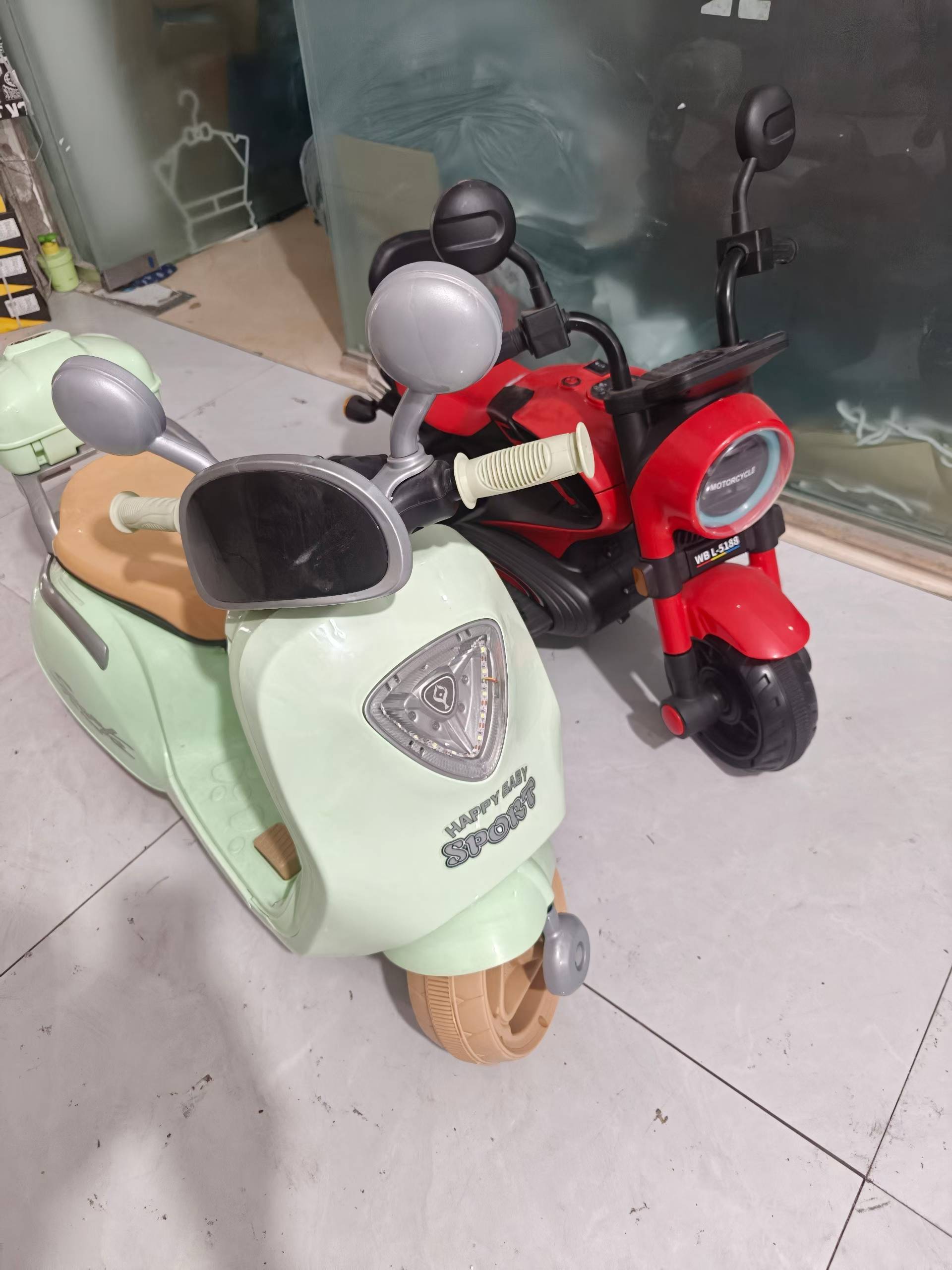 刚刚收回来母婴实体店，这种小车子，成都附近有没有人能要的，联