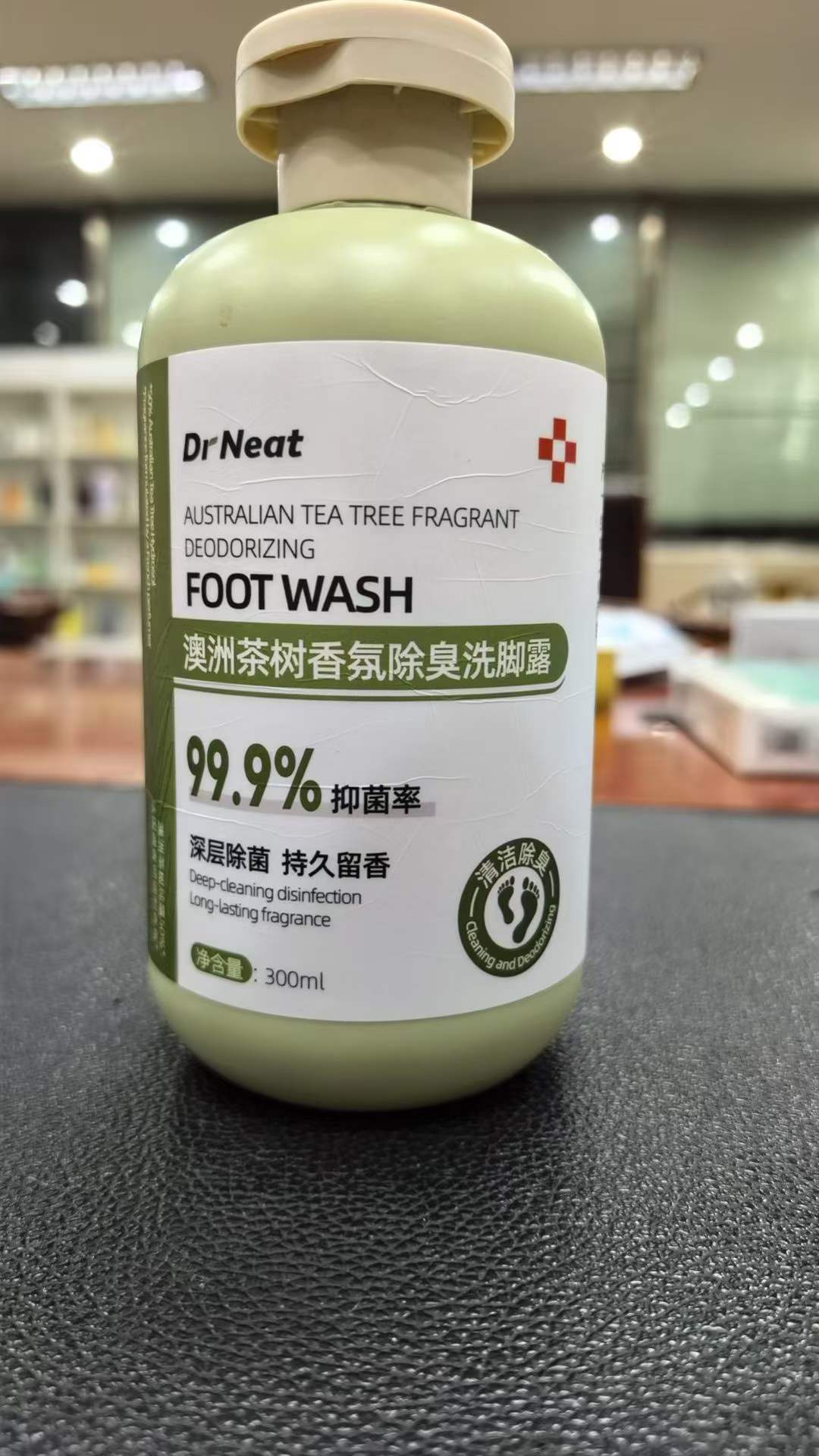 澳洲茶树香氛除臭洗脚露1893瓶、300ml、29年6月、懂