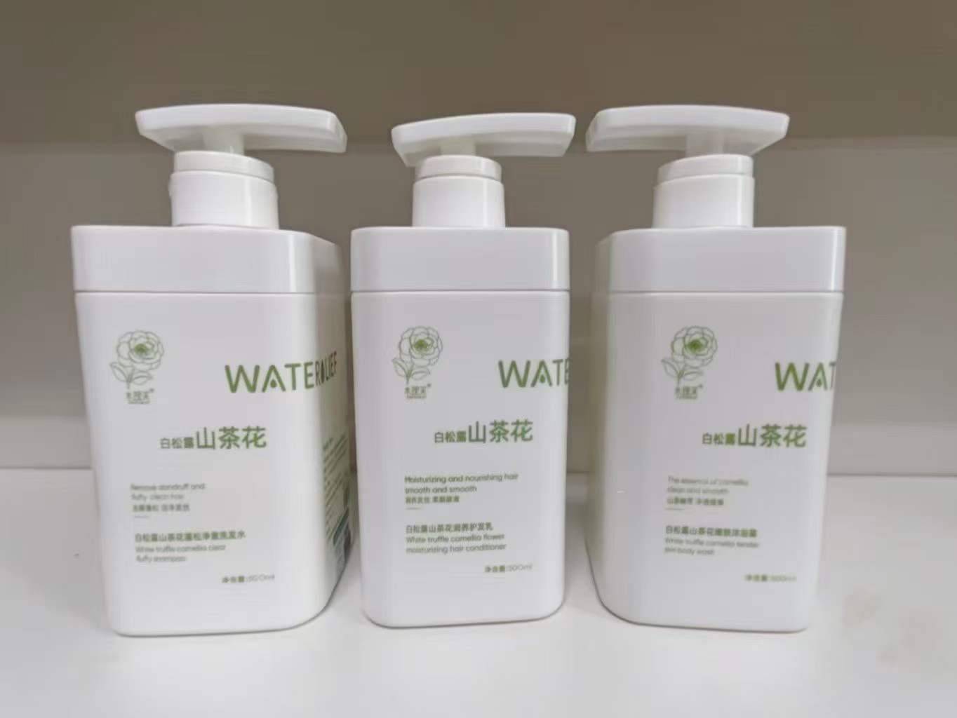 白松露山茶花洗发水3319瓶，白松露山茶花沐浴露3558瓶，