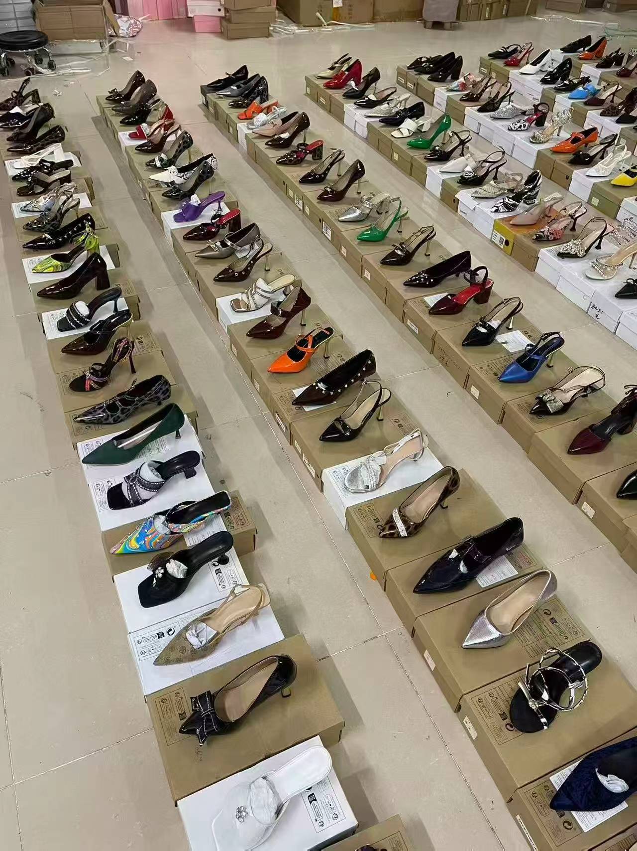 女士杂款高跟鞋数量5000尺码35-42起订量500