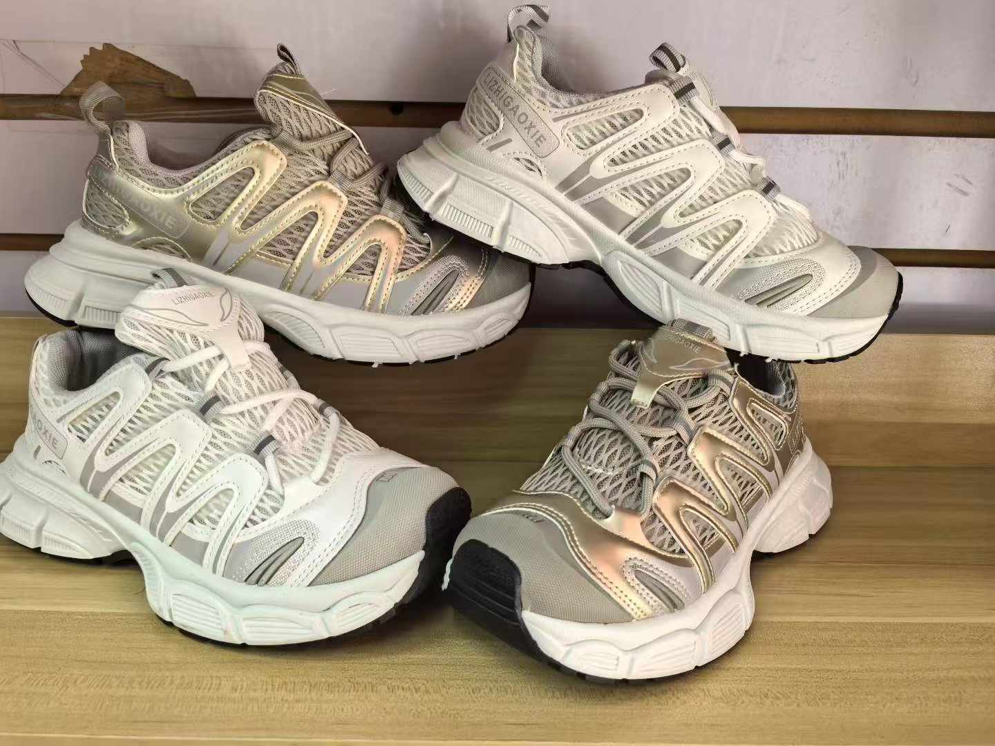8000双整单老爹鞋，尺码35-40，​8个颜色，120双起