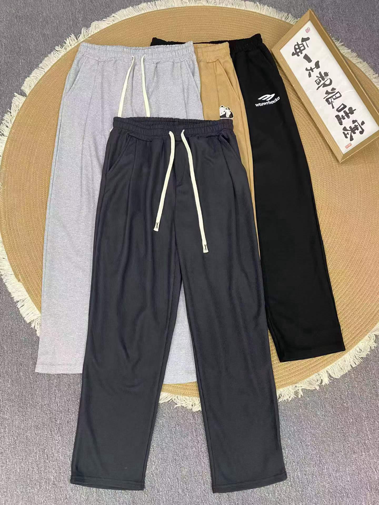 🎁春夏新款华夫格男士休闲裤196件💰7.8，
面料舒适，