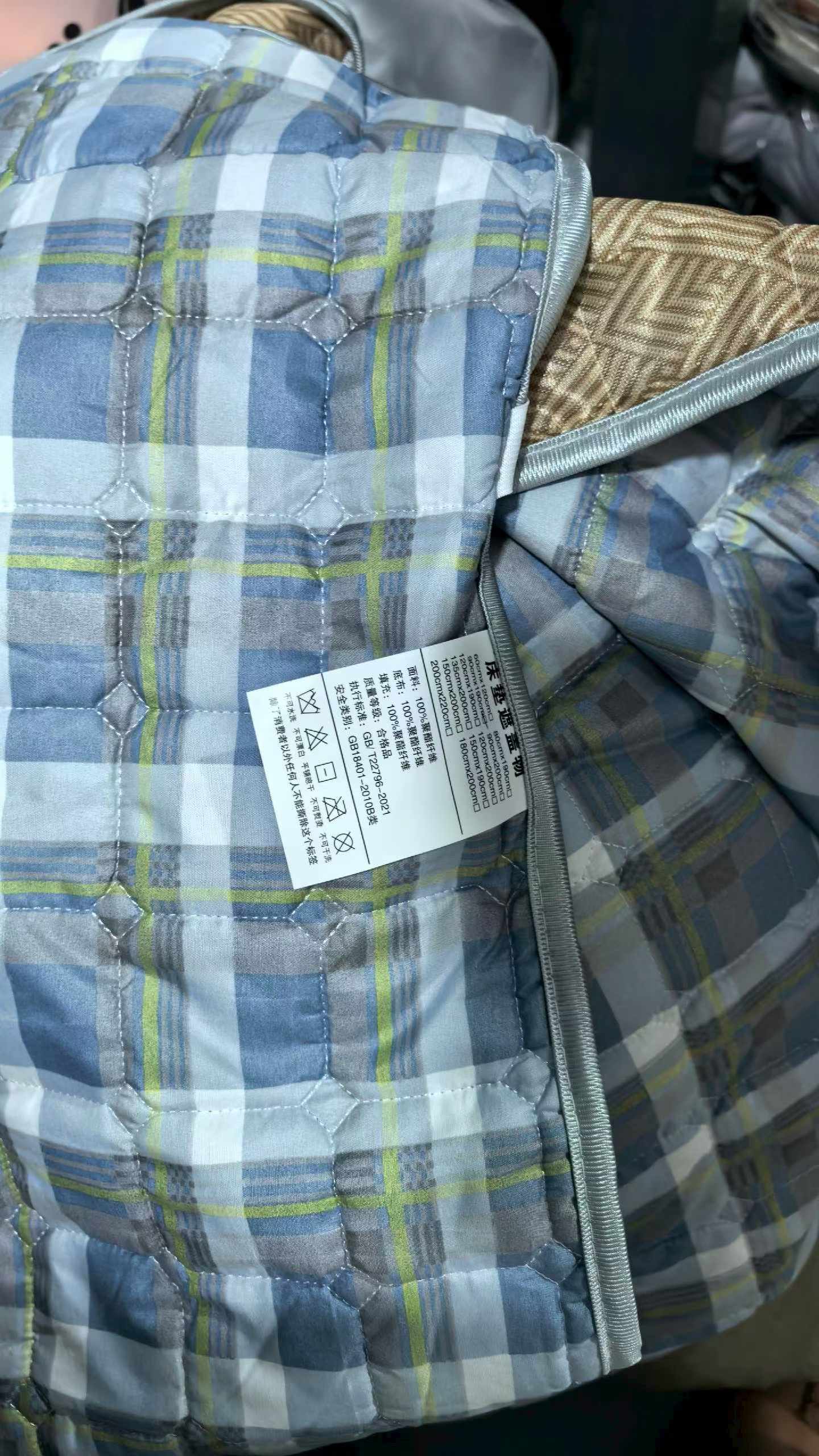 化纤软床垫全尺寸，需要的朋友联系☎