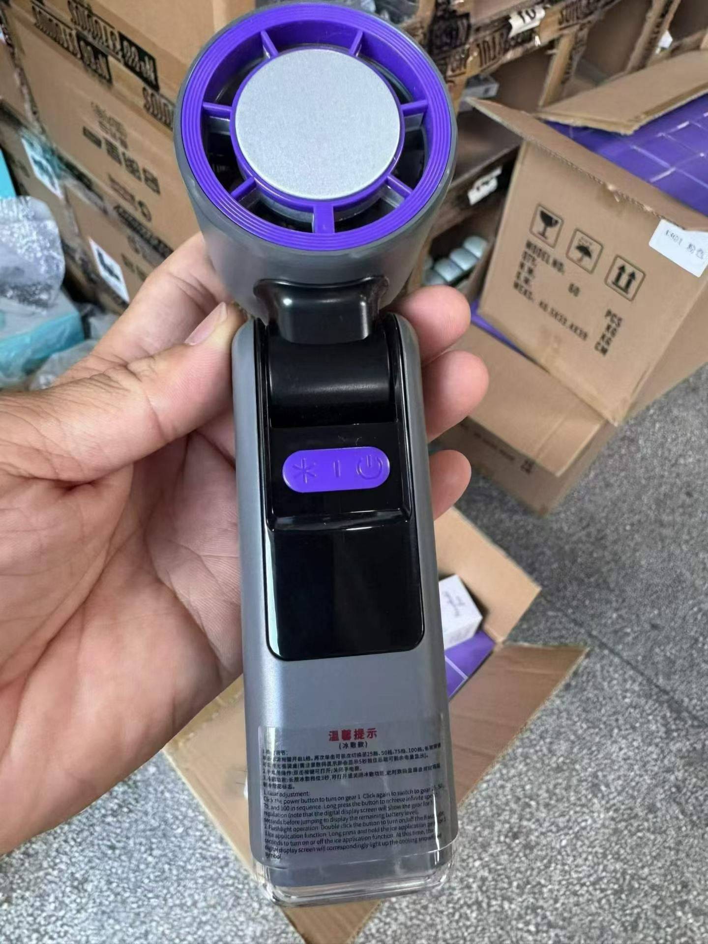 801手持风扇18000个到仓
​一个10多块钱超值制冷高速