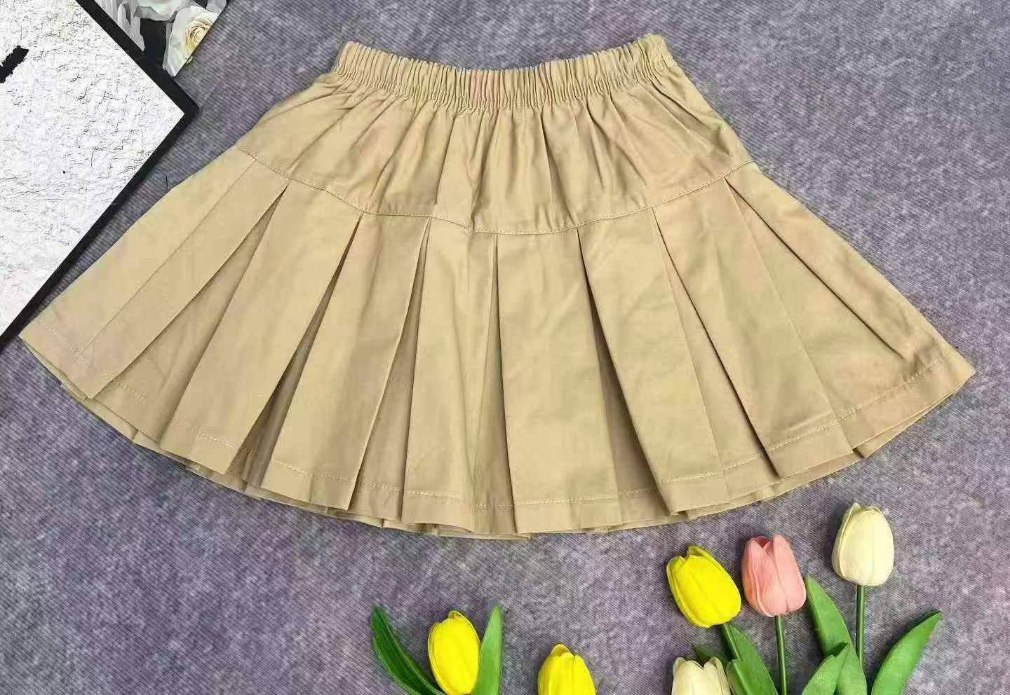 新款女童卡其色百褶裙百搭学院风，时尚休闲半身裙子，560件码