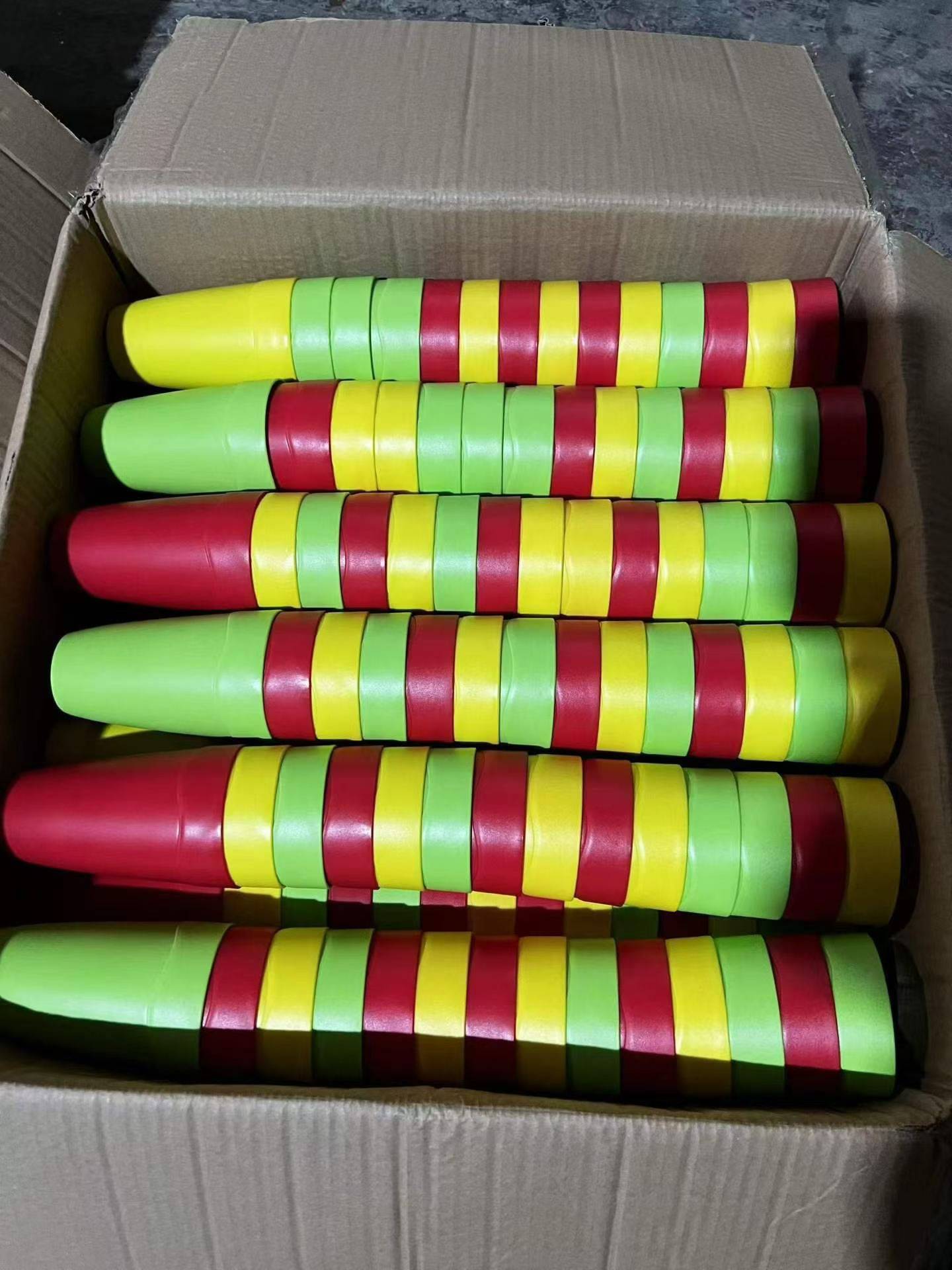 板正原件百货塑料制品
2吨左右，按斤卖！