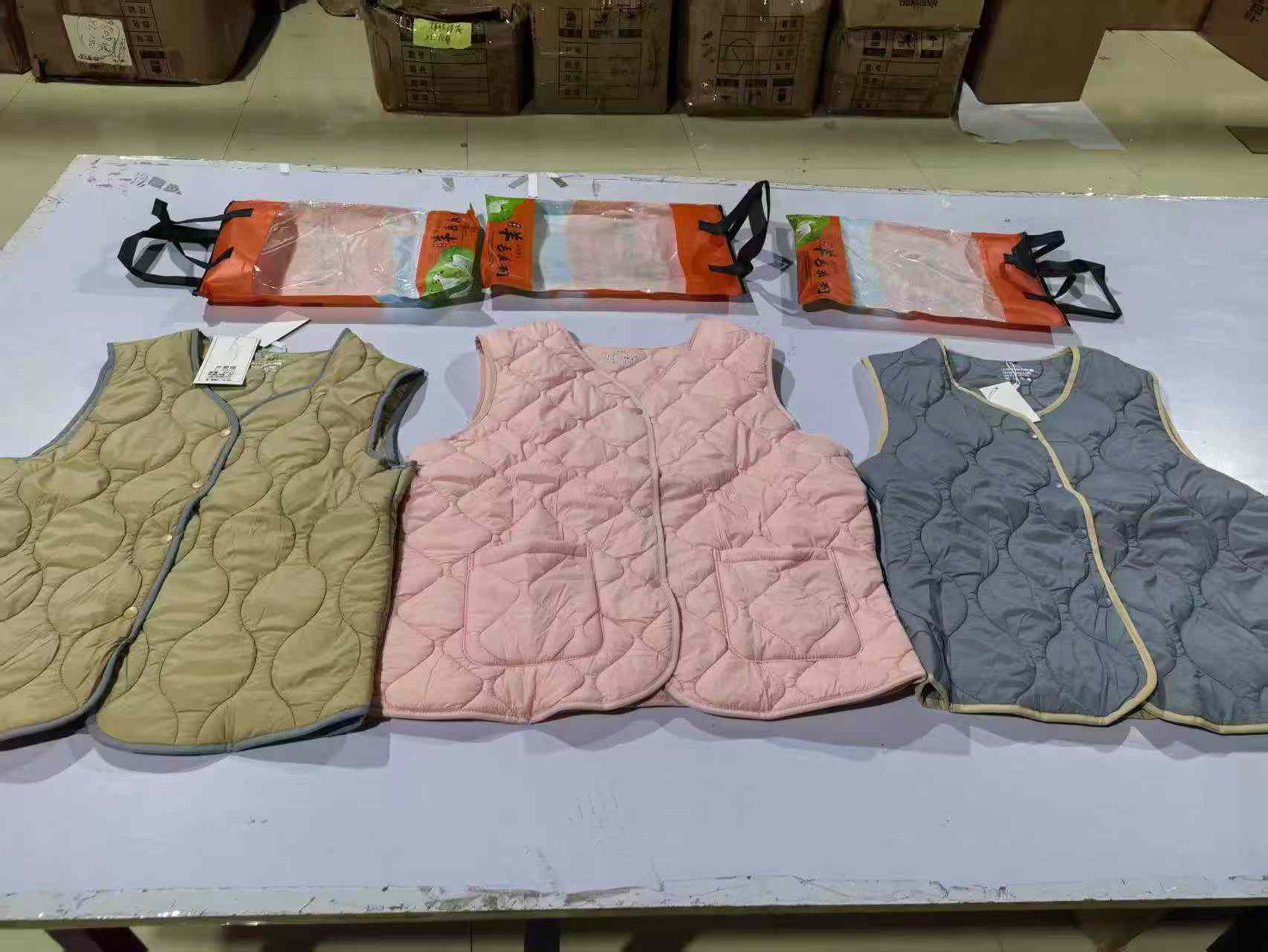 羊毛保暖马甲，800多件