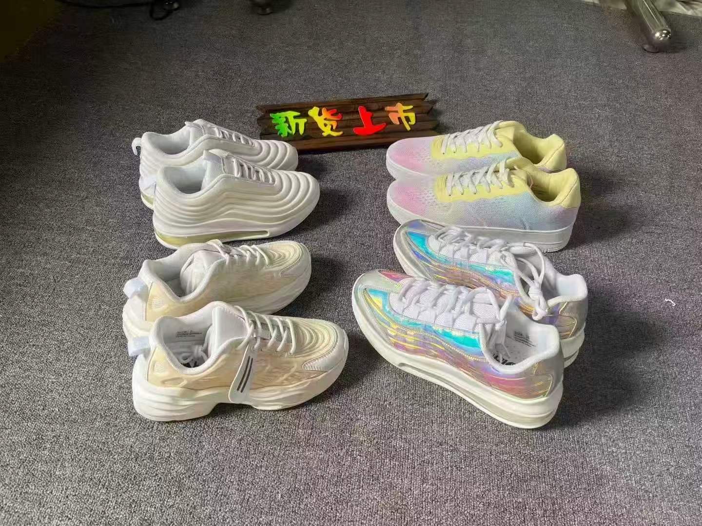 品牌女士运动登山休闲鞋，小整款，码数35-42，数量210双
