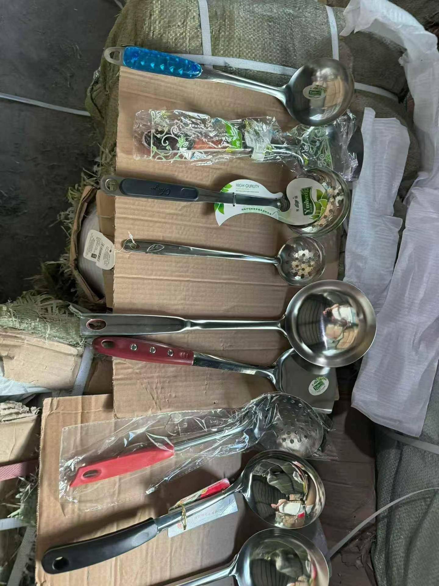 10吨铲，漏，勺，整箱整件，一件一个款，便宜处理，几千块钱一