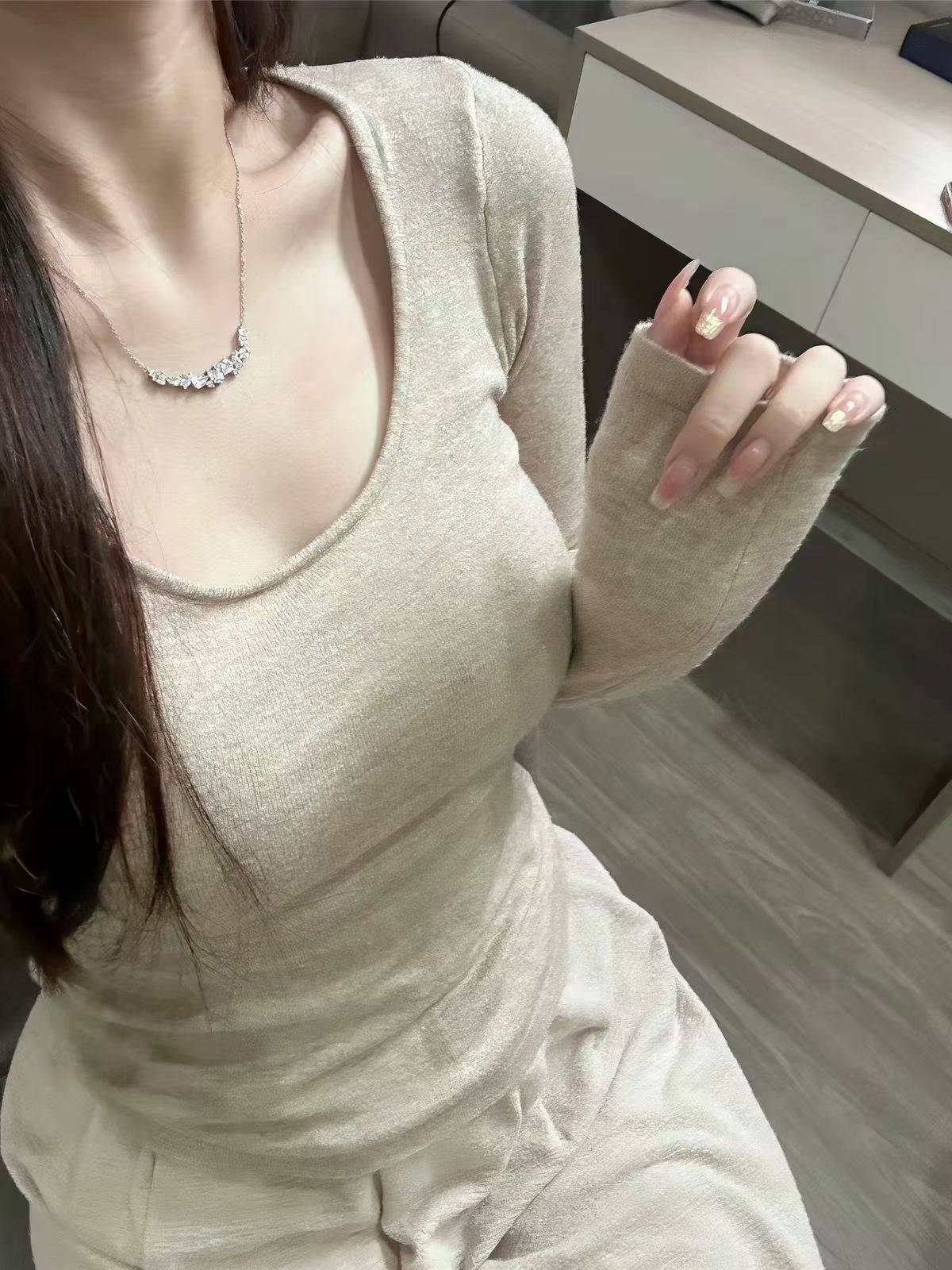 包芯纱u领打底小个子辣妹款针织衫长袖，280件