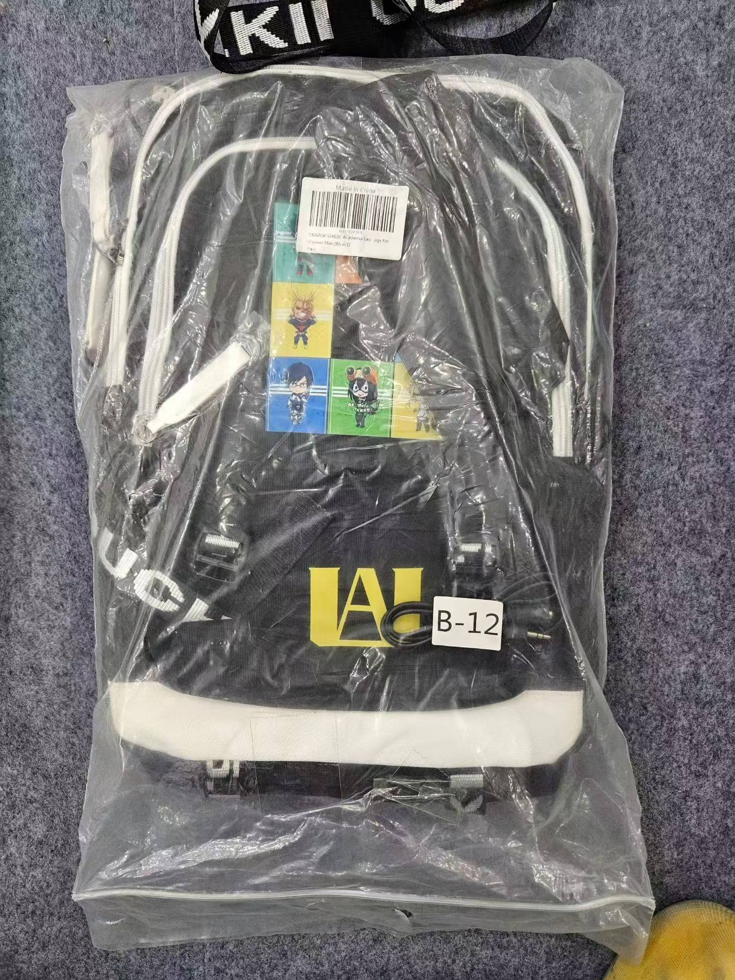 高品质双肩包，大尺寸，大容量，多隔层储物空间，还剩500多个
